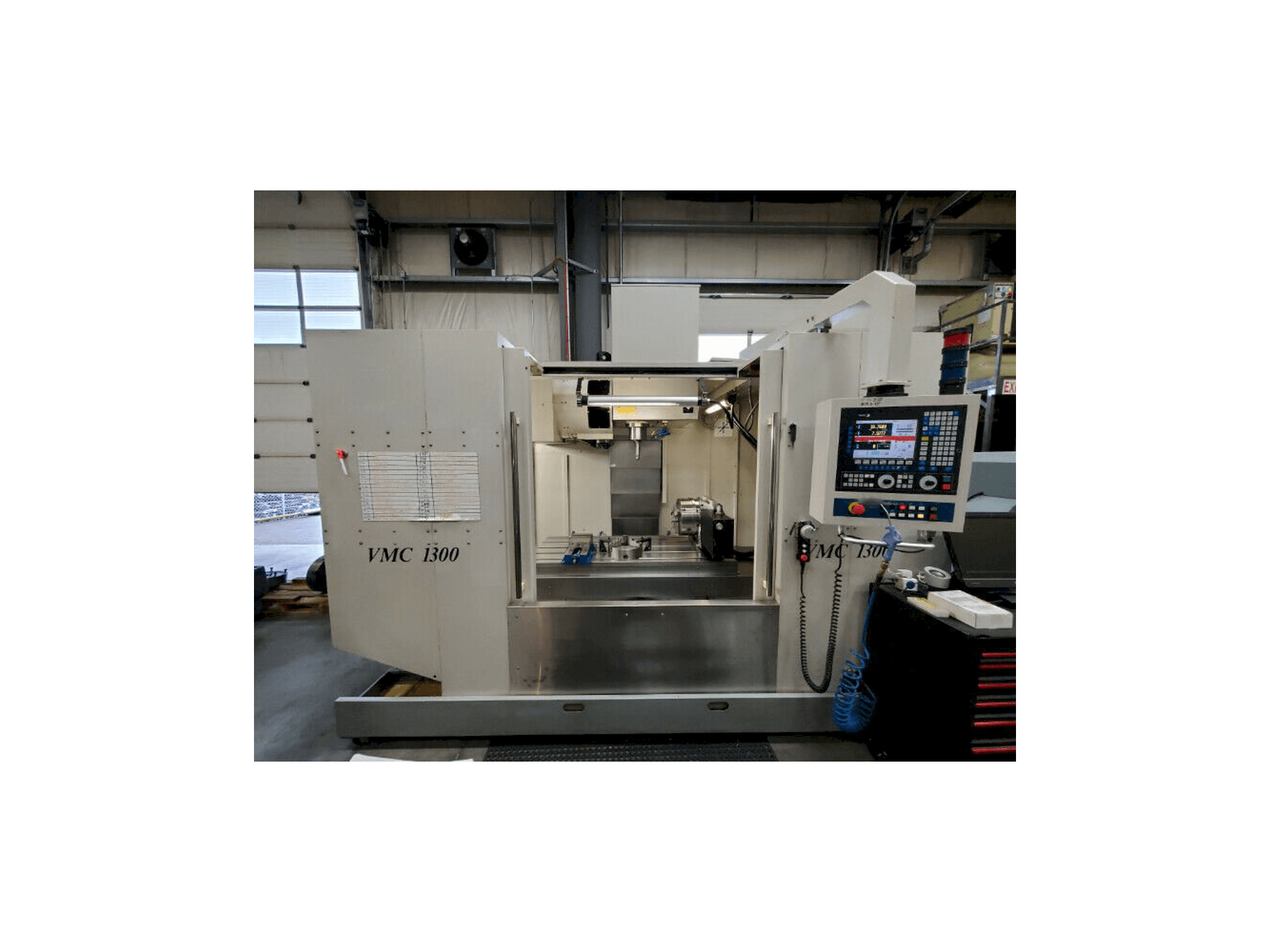 Makine Modern Microcut VMC 1300 - Önden görünüm