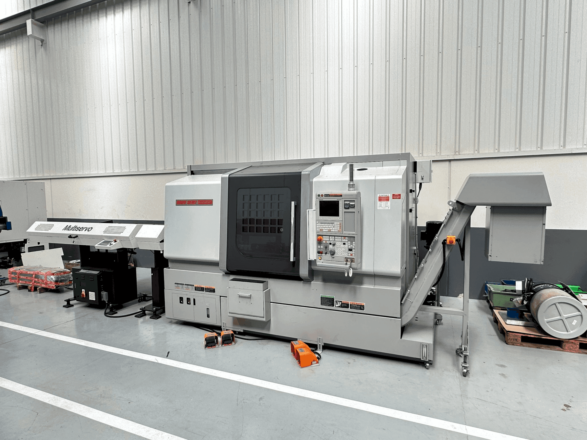 Makine MORI SEIKI NLX 2500 SY/700 - Önden görünüm