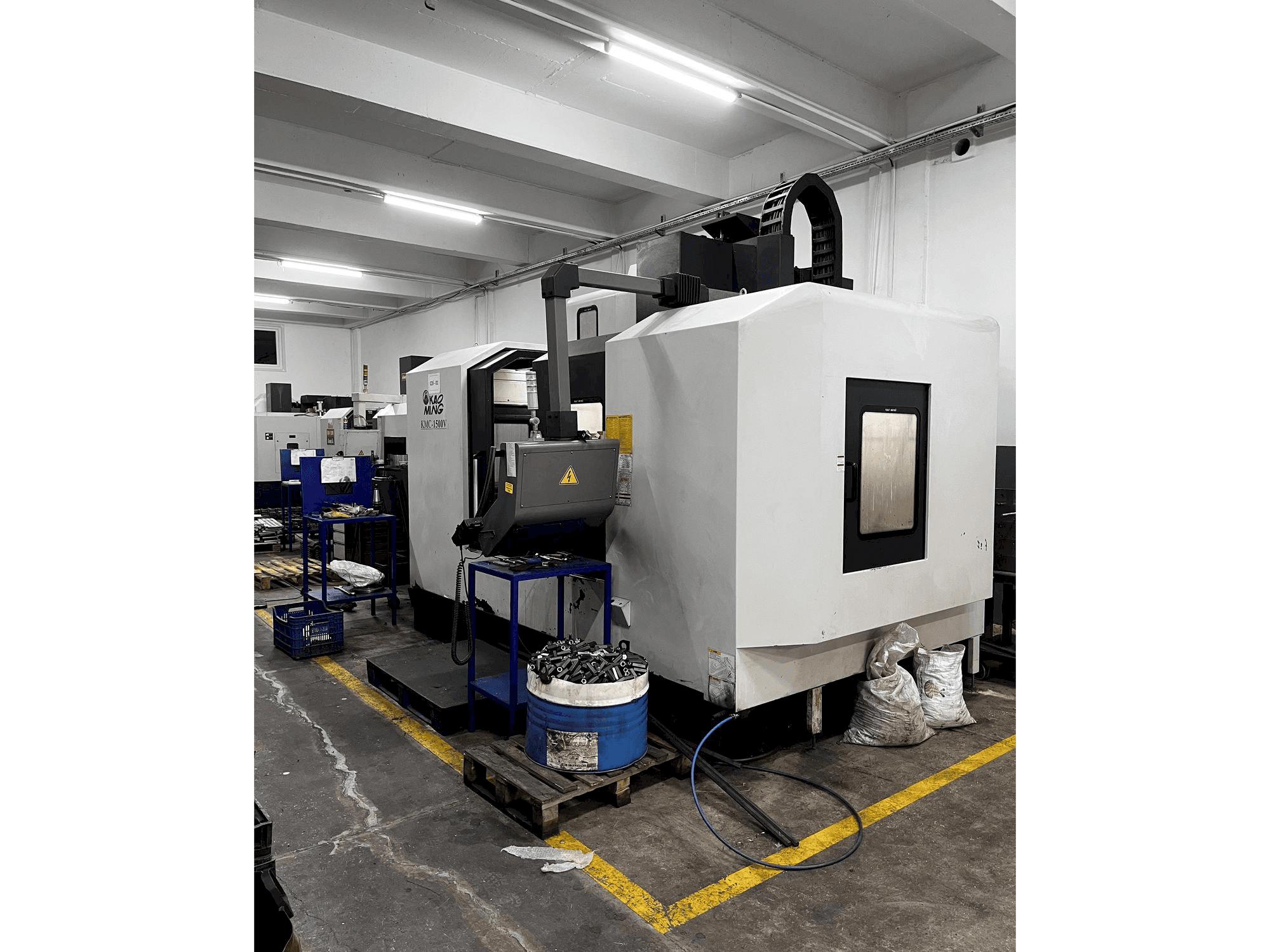 Makine KAOMING KMC 1500V - Önden görünüm