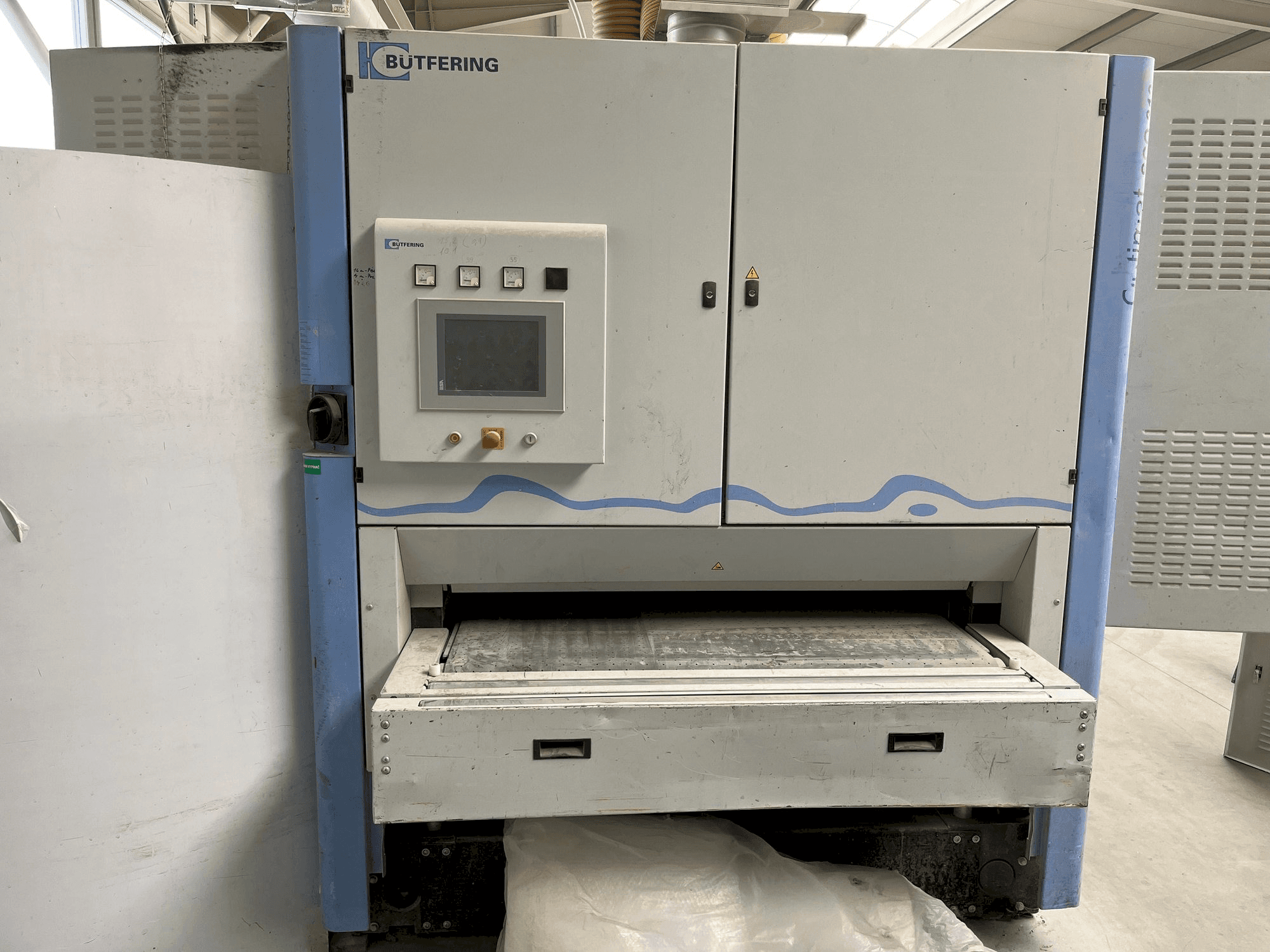 Makine BUTFERING OPTIMAT SCO313 MRR - Önden görünüm