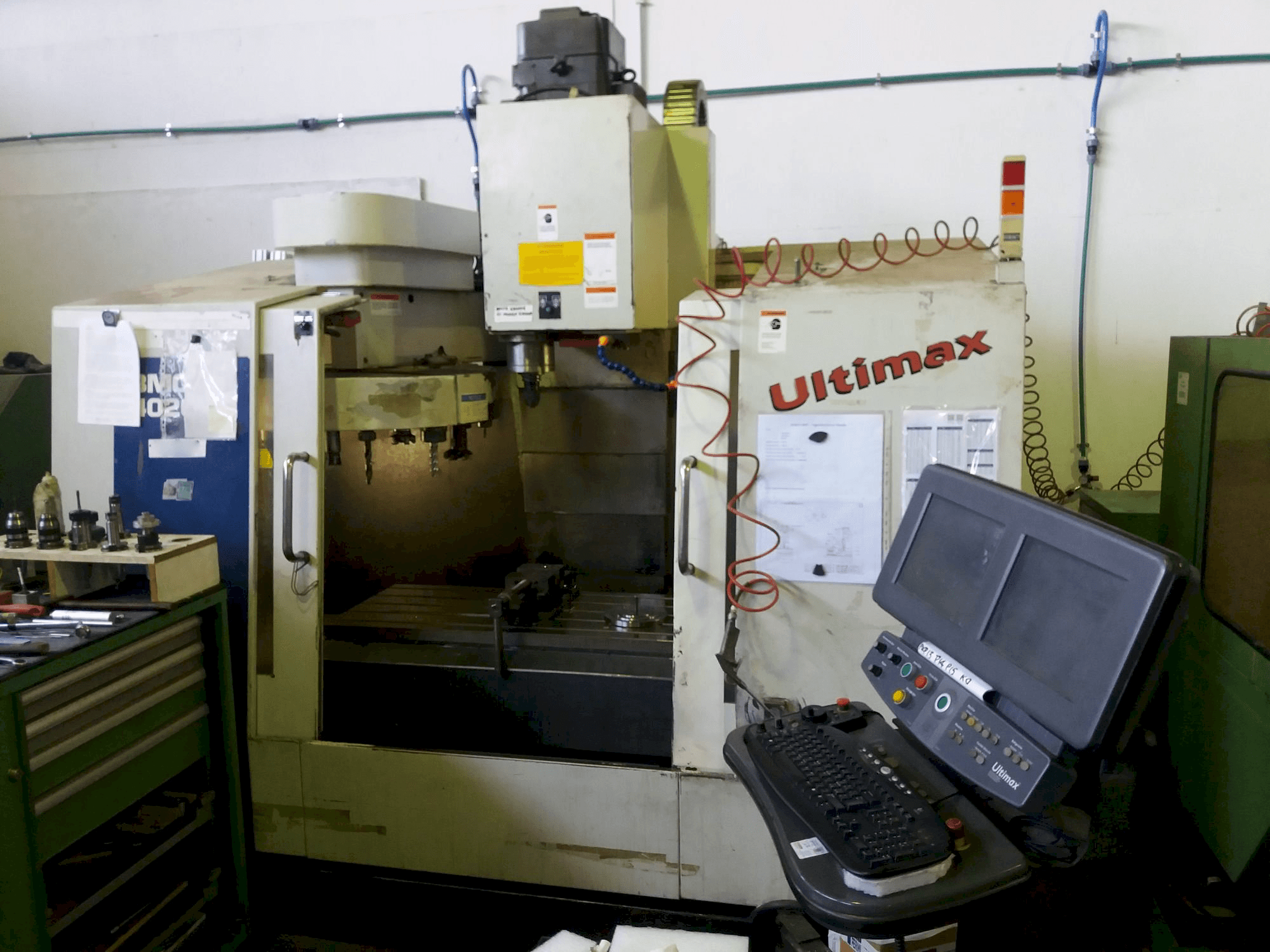 Makine Hurco BMC 420 HT - Önden görünüm