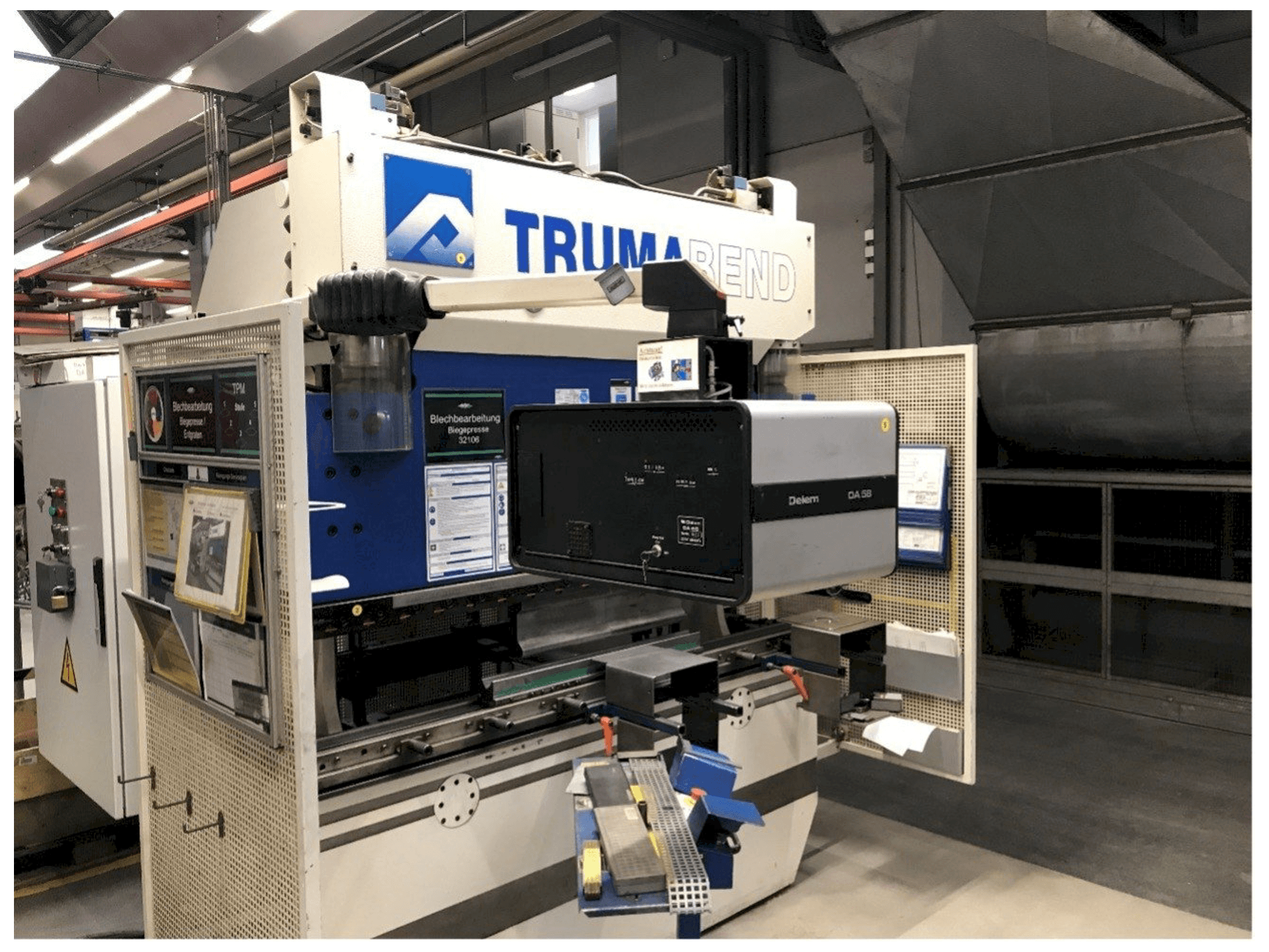 Makine Trumpf Trumabend 80/2 - Önden görünüm