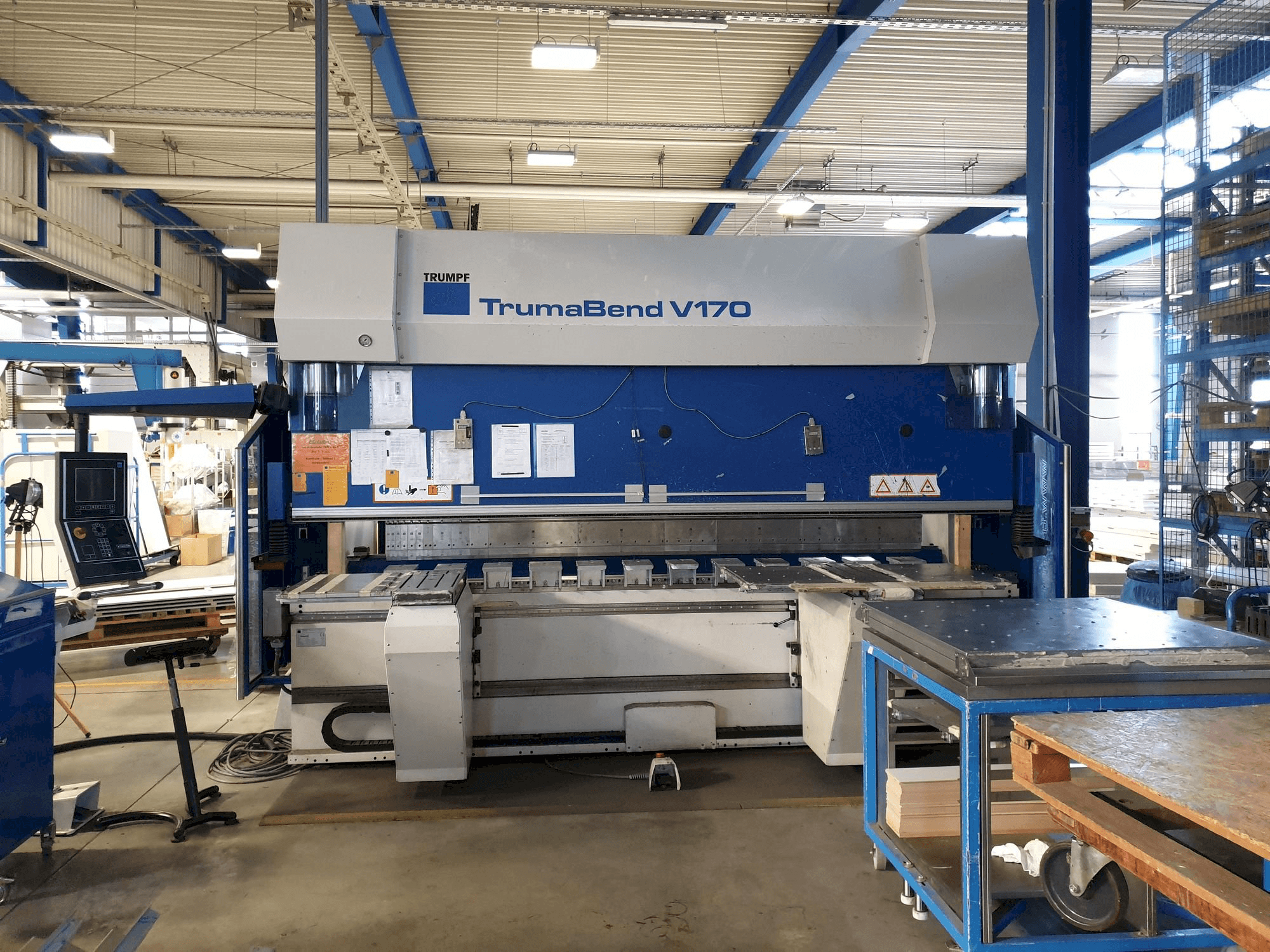 Makine Trumpf TrumaBend V170 - Önden görünüm