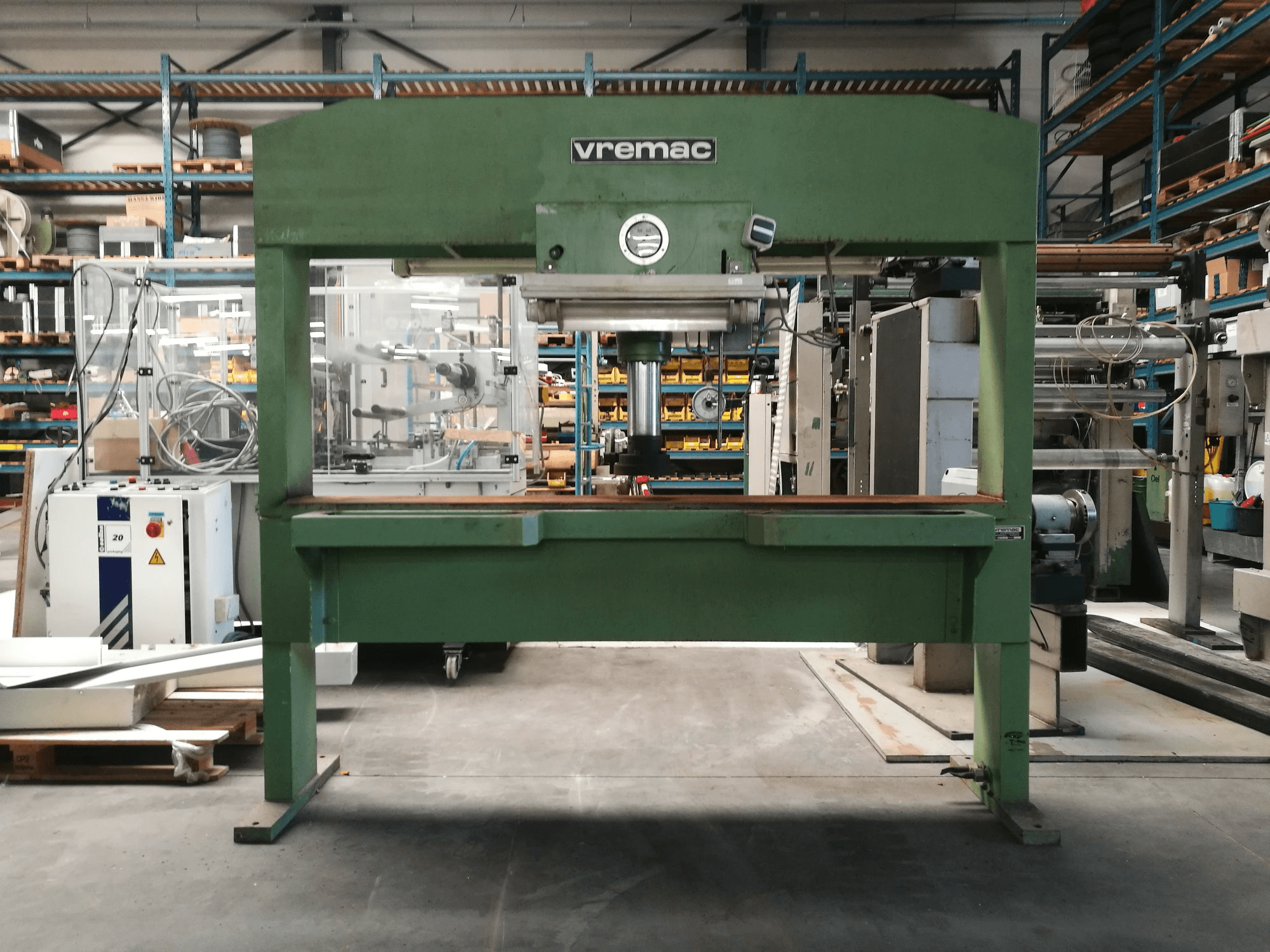 Makine Vremac - Önden görünüm Brugstans