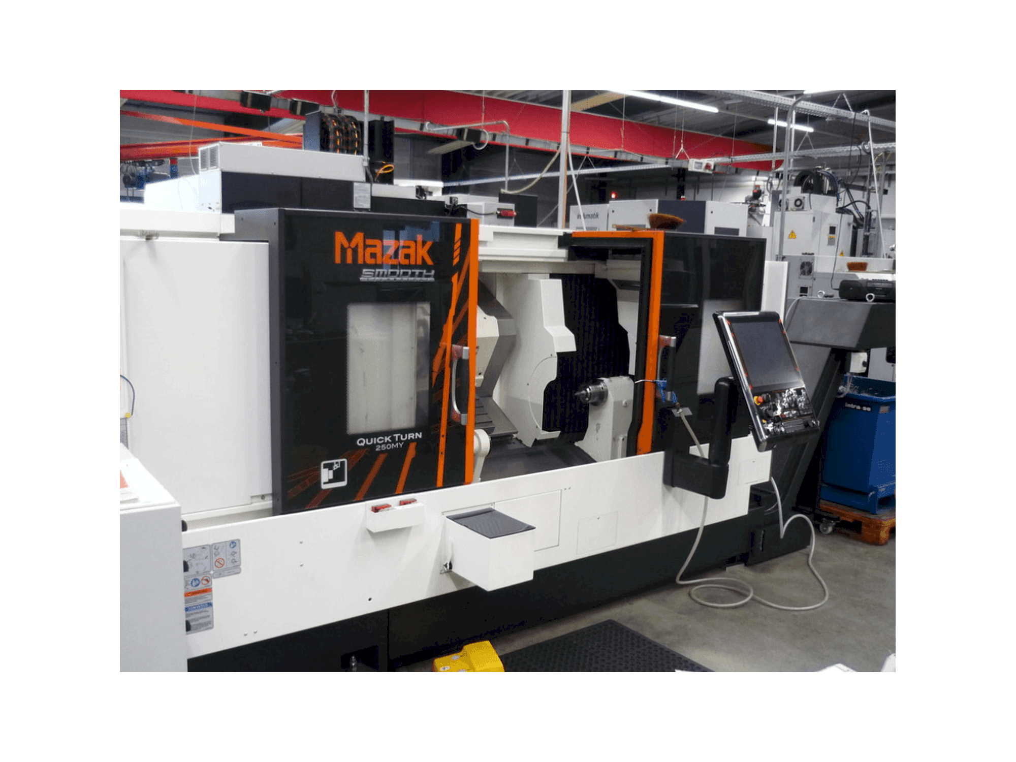 Makine Mazak Quick Turn 250MY - Önden görünüm