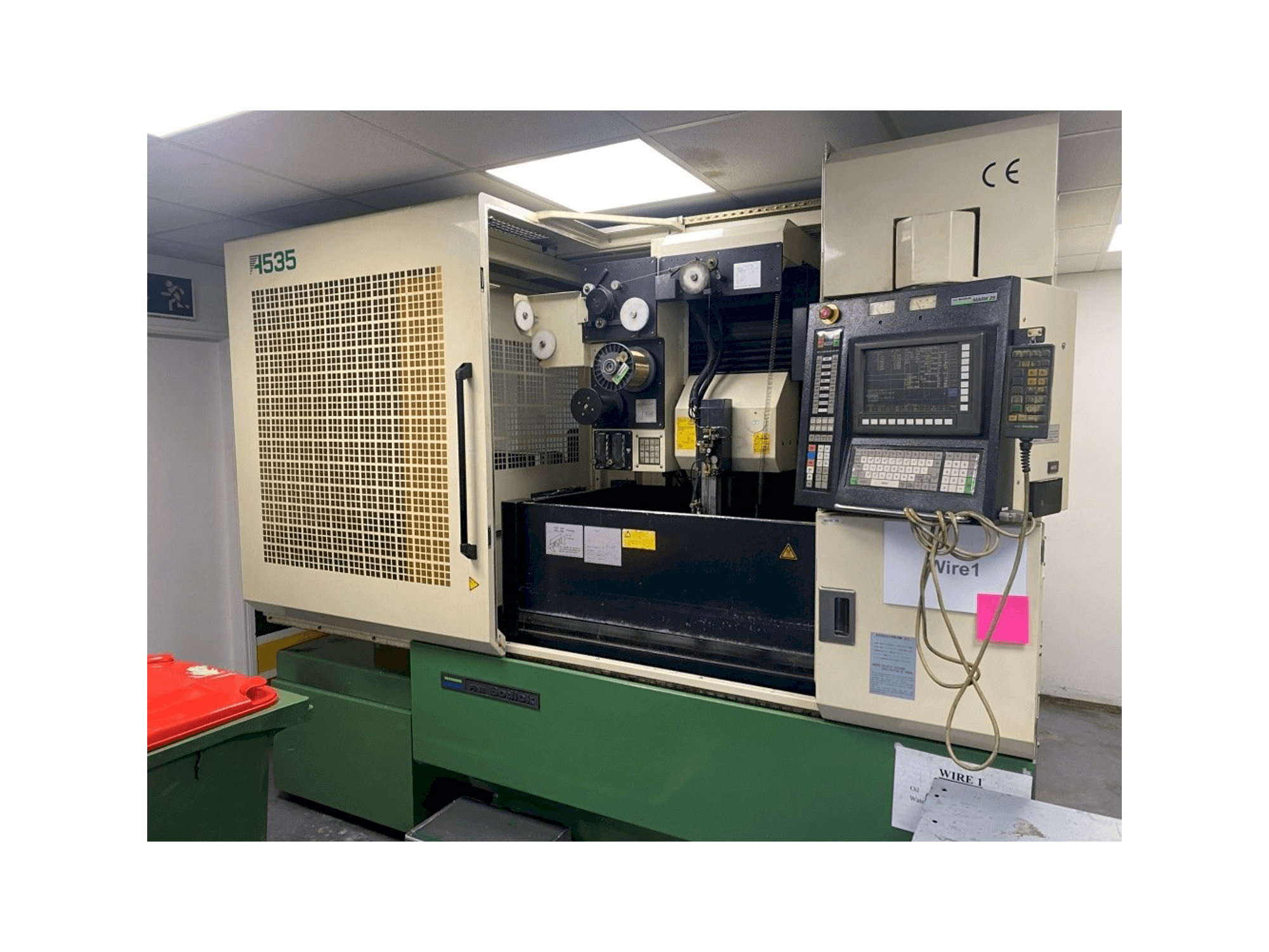 Makine Sodick A535 - Önden görünüm