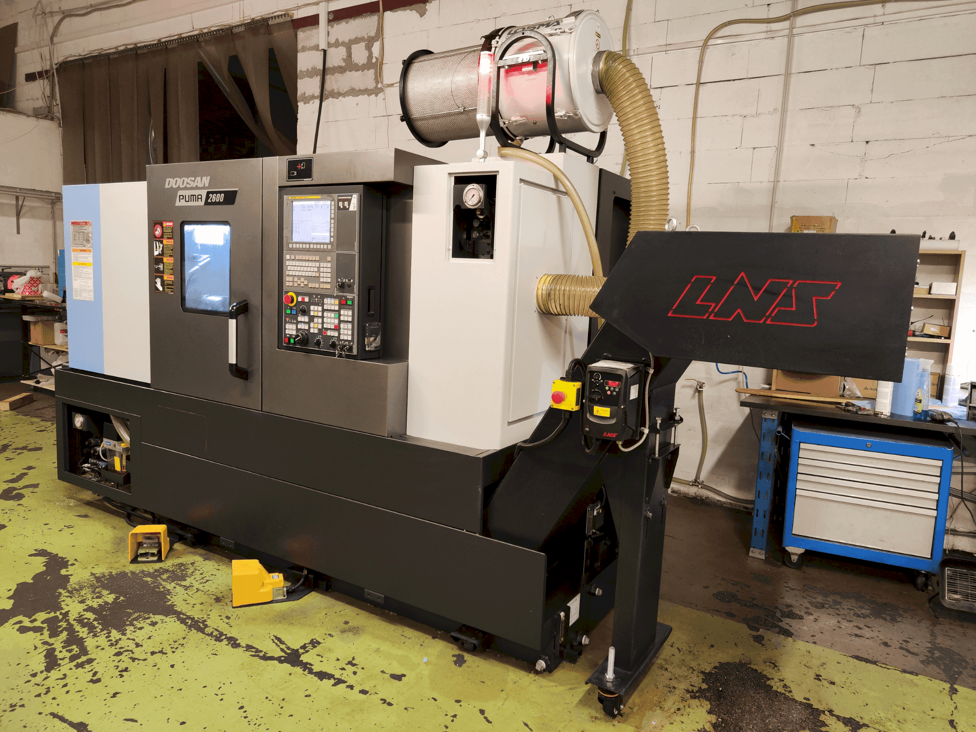 Makine DOOSAN Puma 2600/500 - Önden görünüm