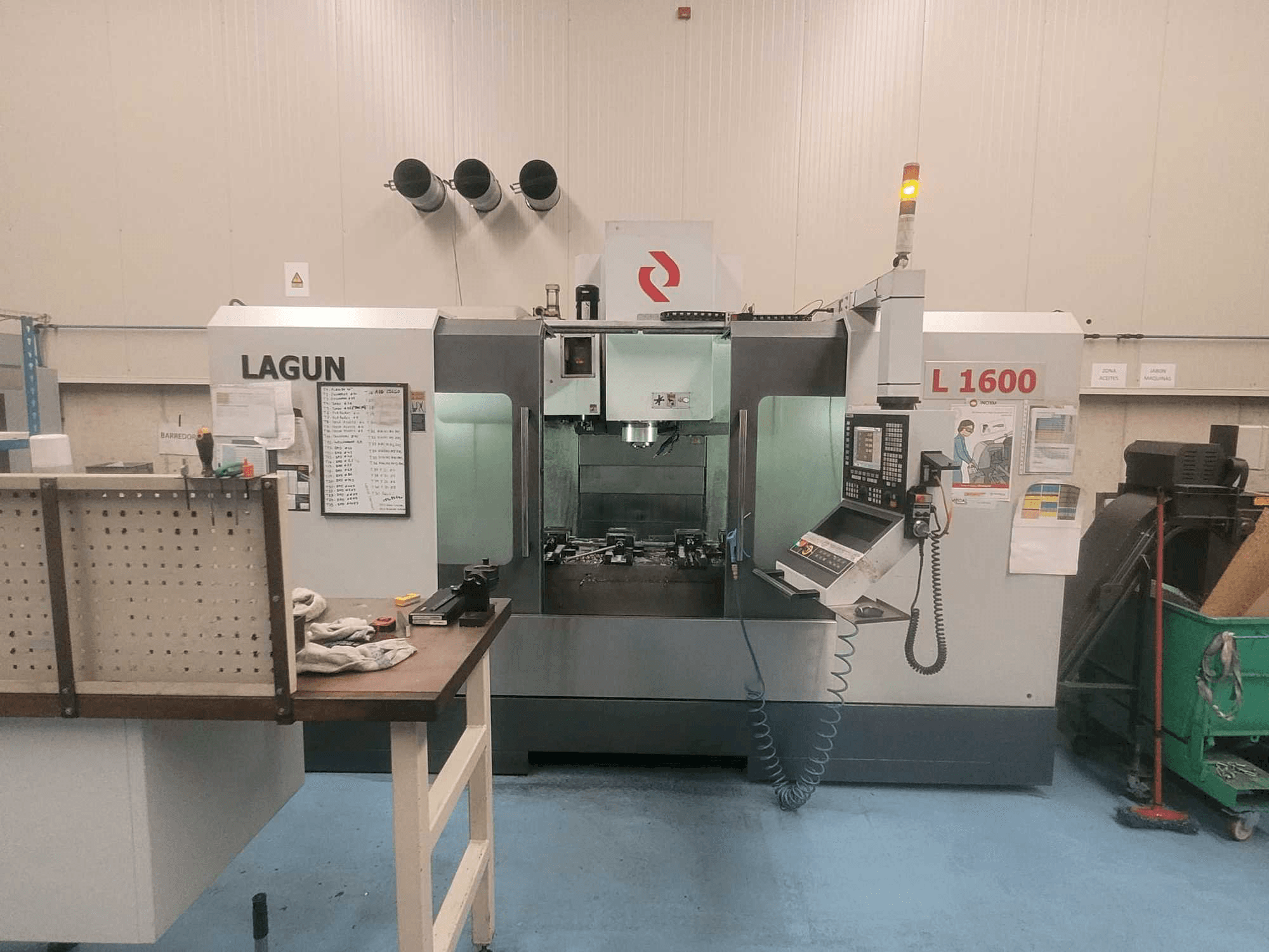 Makine LAGUN L-1600 - Önden görünüm