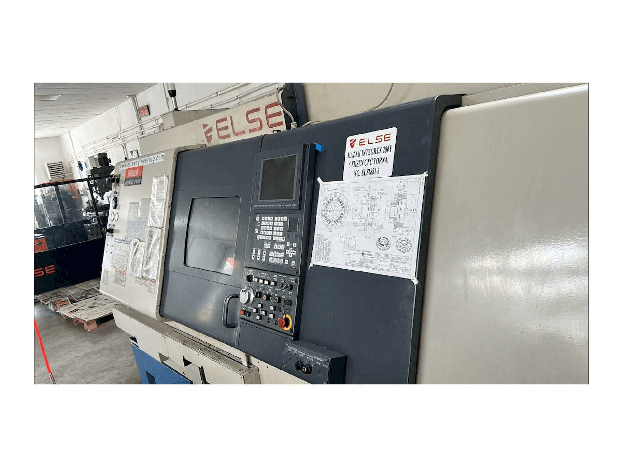 Makine Mazak Integrex 200Y - Önden görünüm