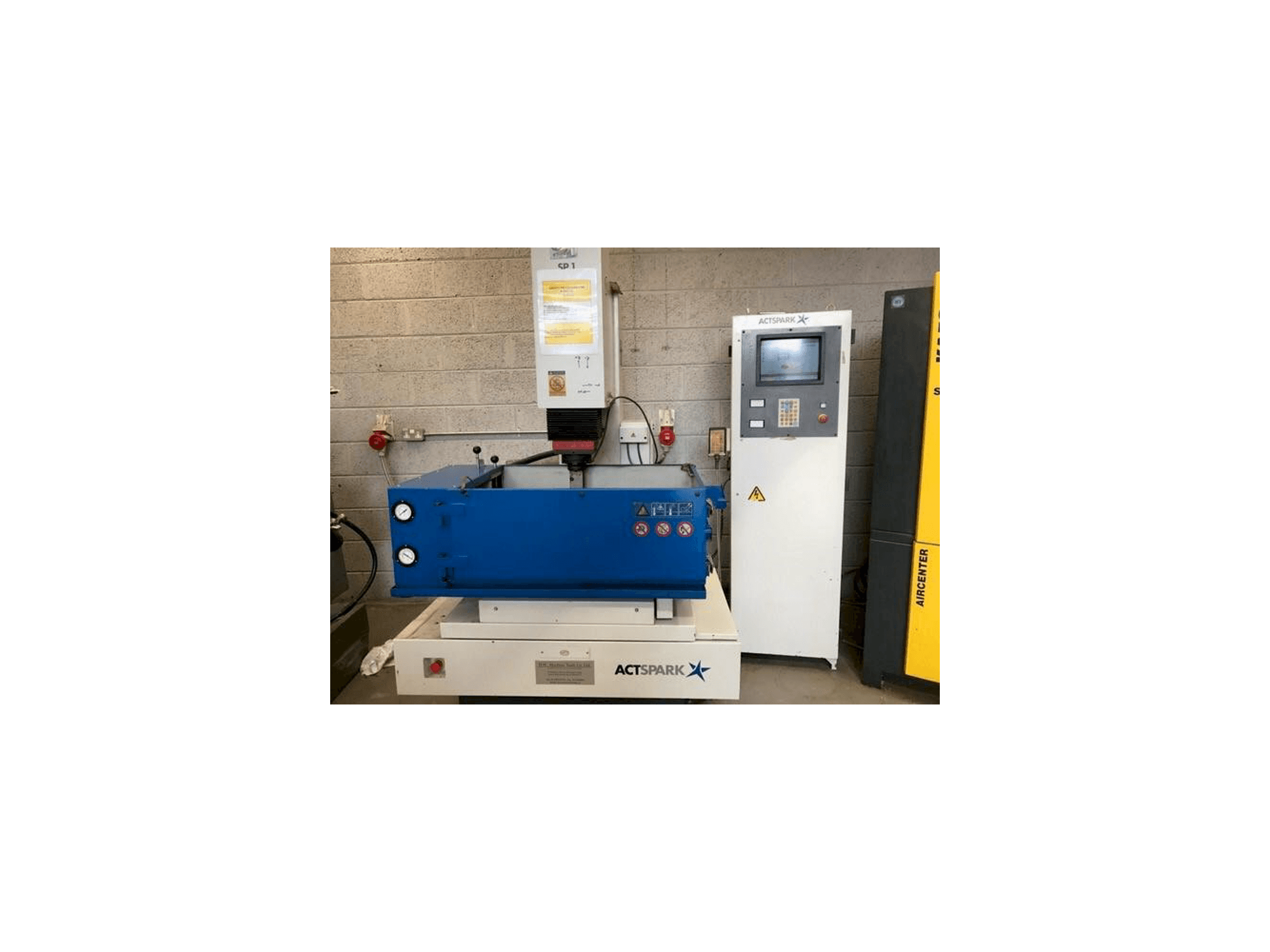 Makine AGIE ActSpark SP-1 - Önden görünüm