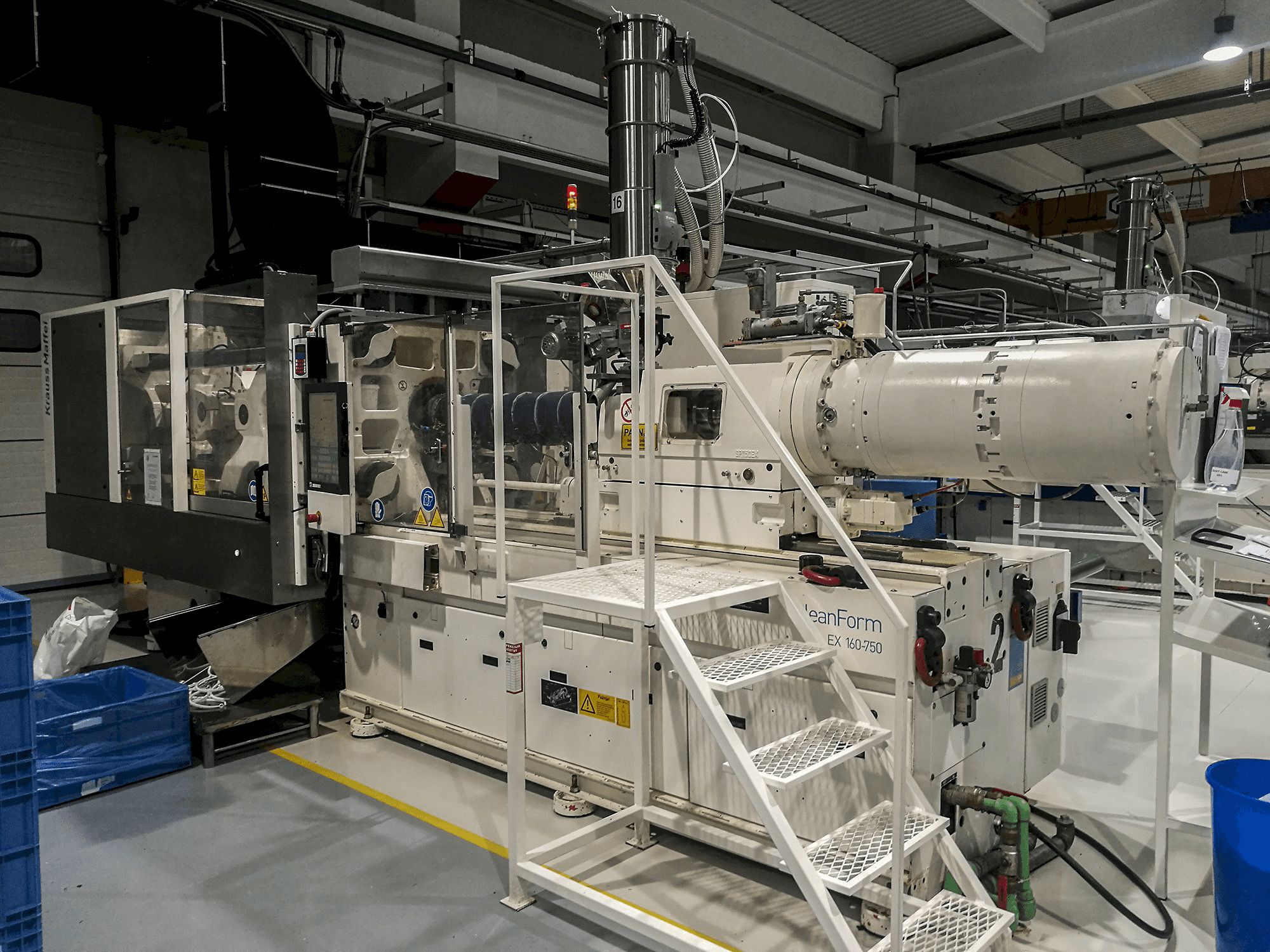 Makine Krauss Maffei - Sağdan görünüm 160-750 EX