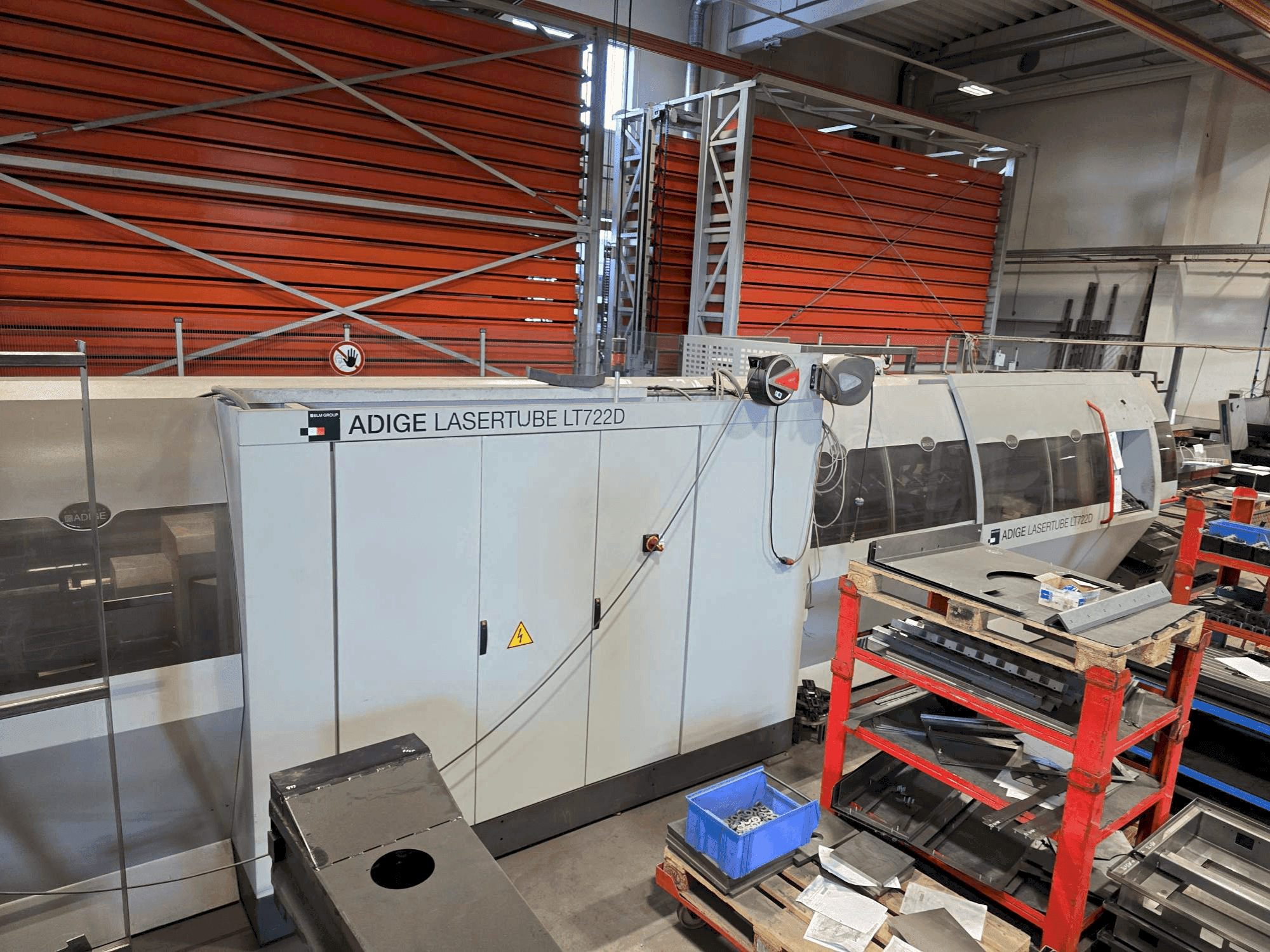 Makine ADIGE LASERTUBE LT722D - Önden görünüm