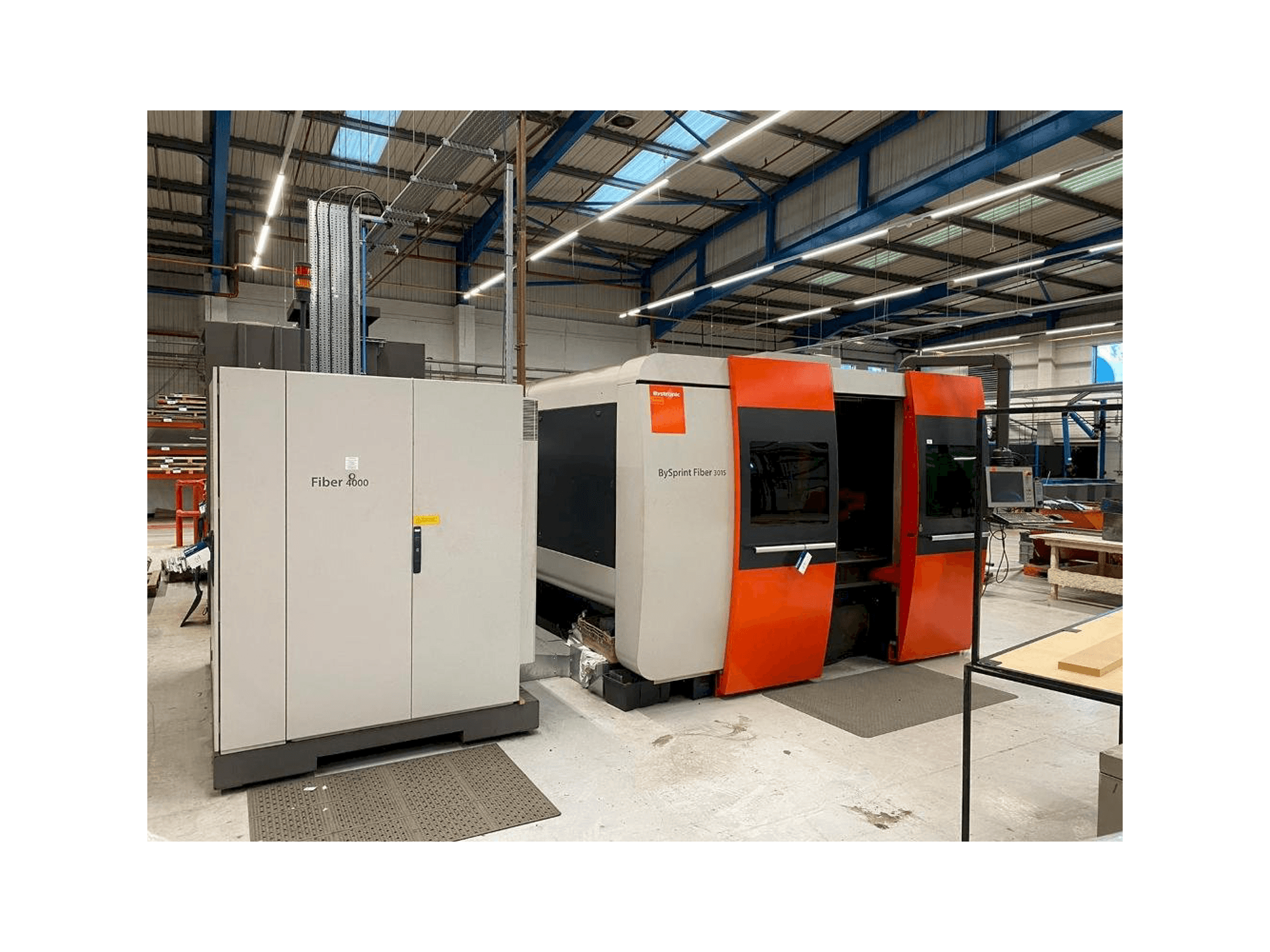 Makine Bystronic BySprint Fiber 3015 - Önden görünüm