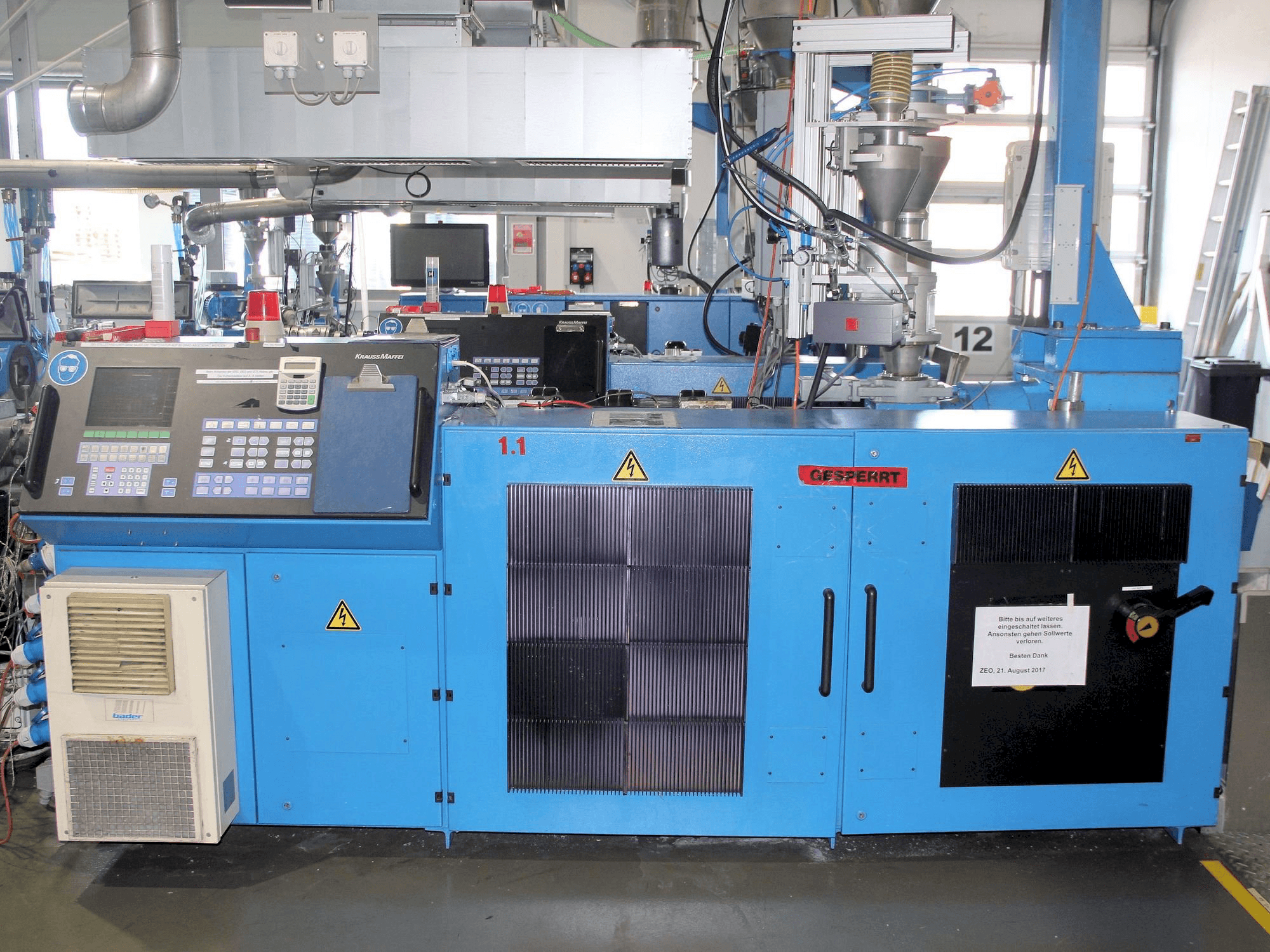 Makine Krauss Maffei KME 1-75-30 B - Önden görünüm