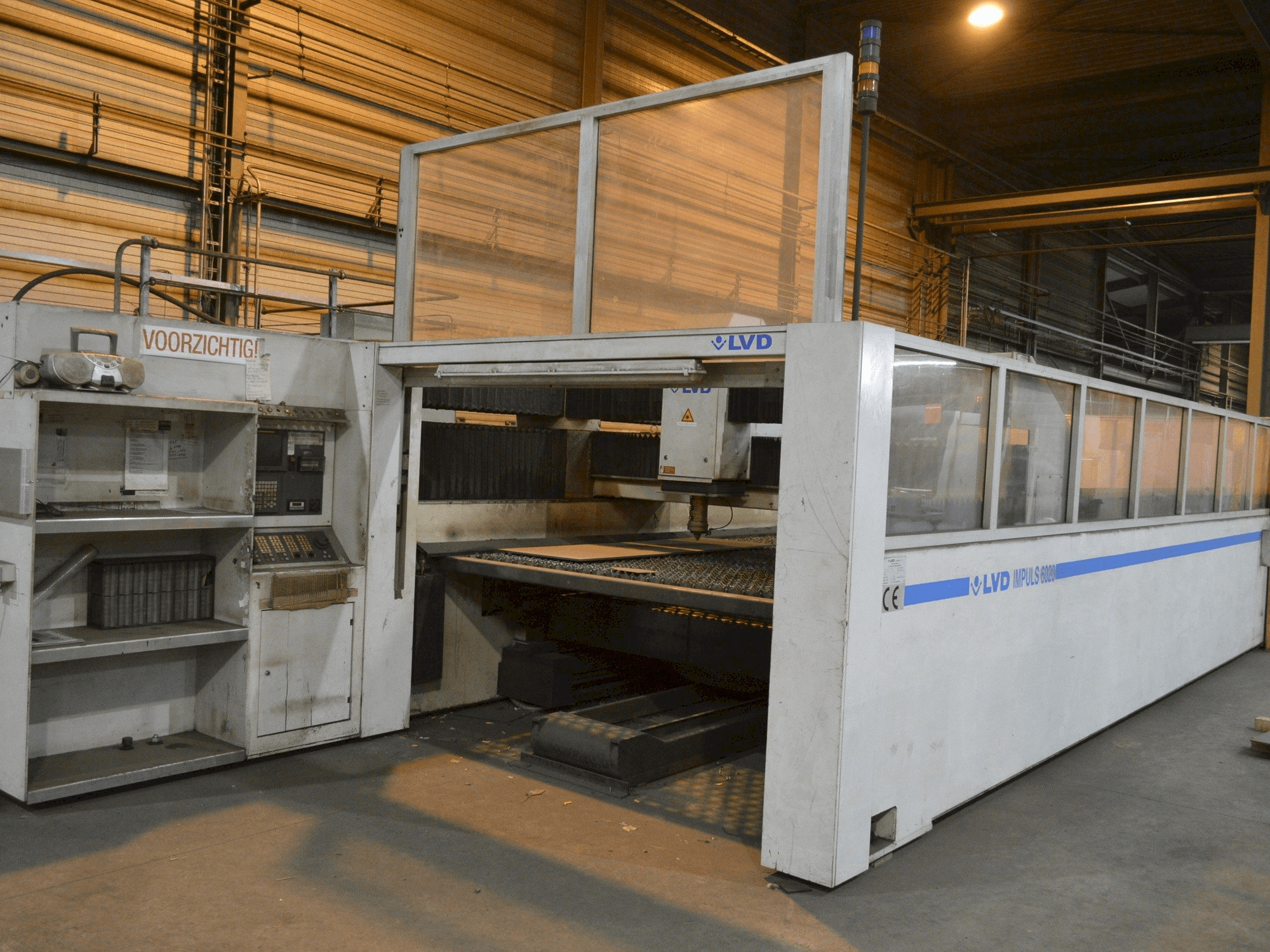 Makine LVD IMPULS 6020 - Önden görünüm