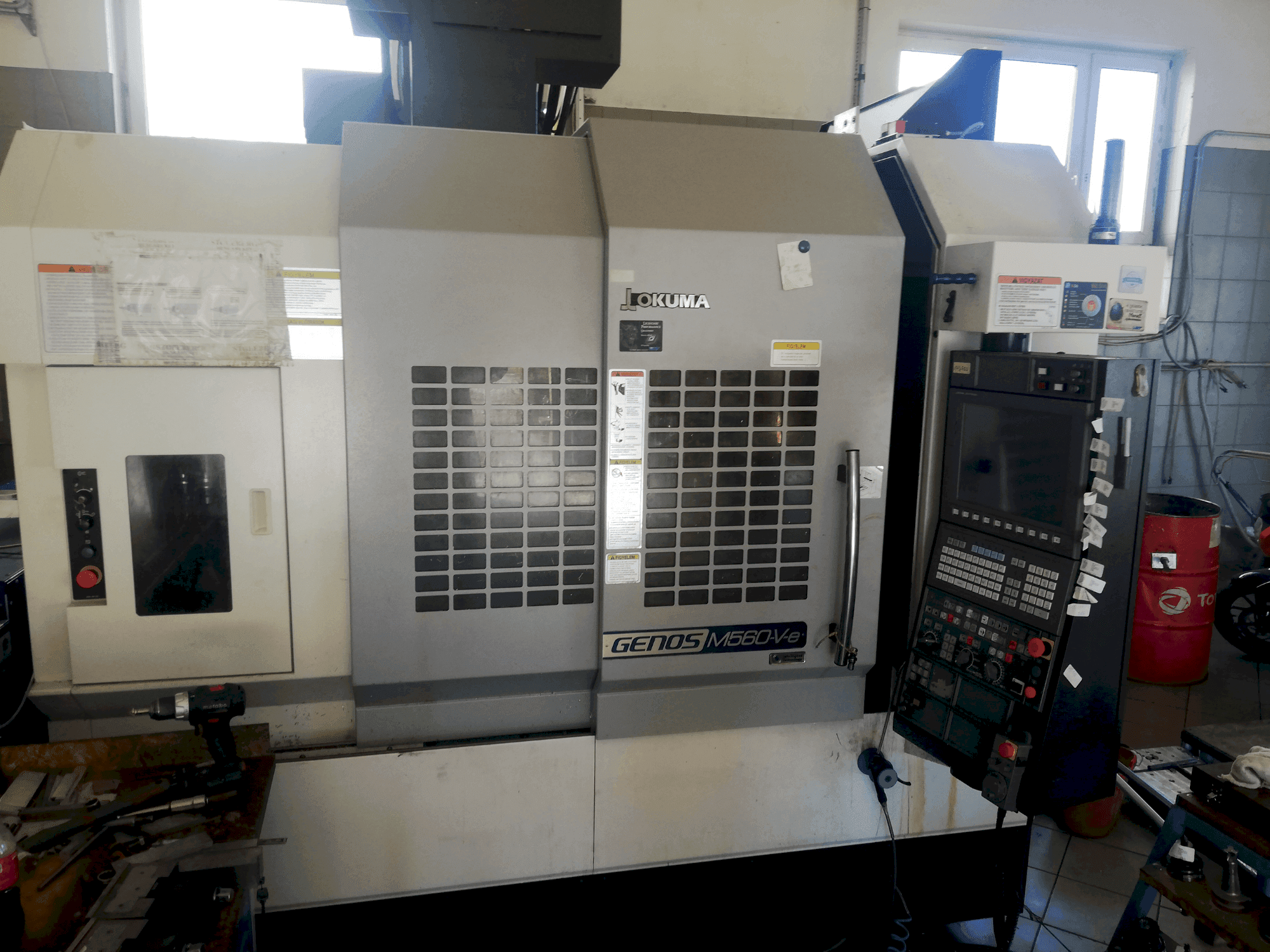 Makine Okuma GENOS M560V-e - Önden görünüm