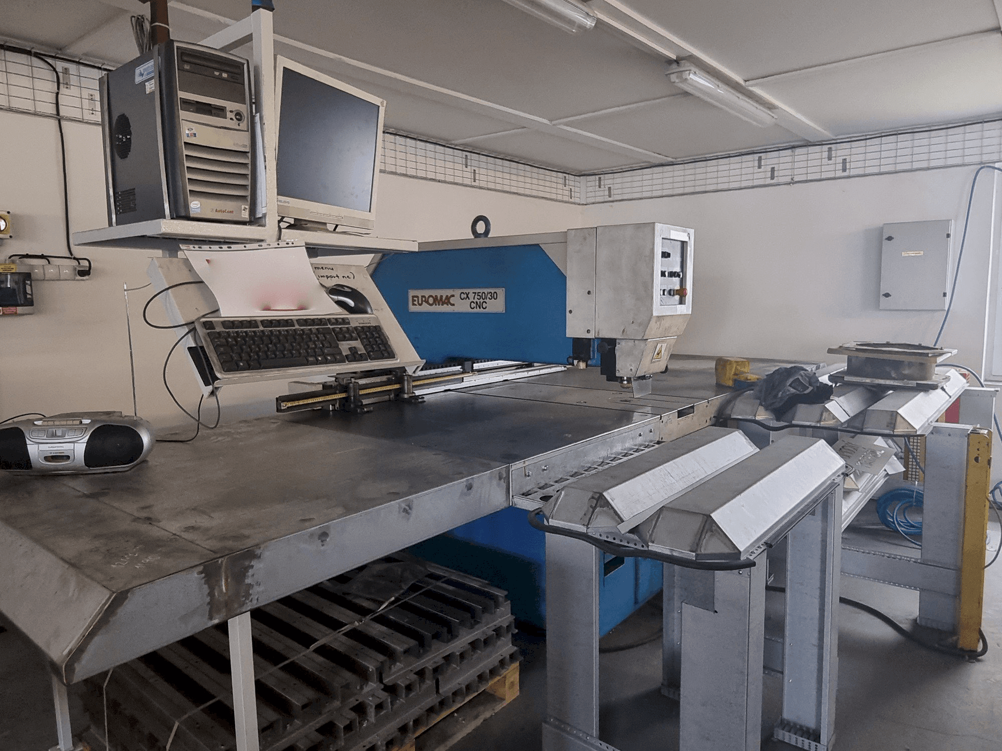 Makine Euromac CX 750/30 CNC - Önden görünüm