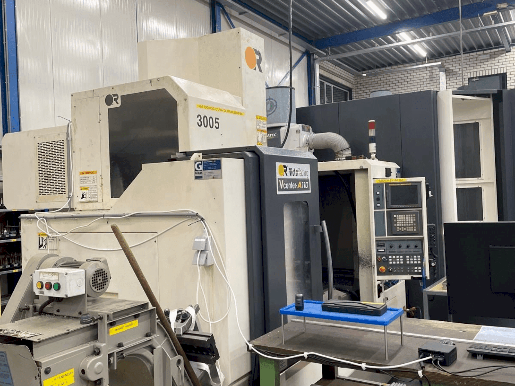 Makine VICTOR TAICHUNG A110 - Önden görünüm