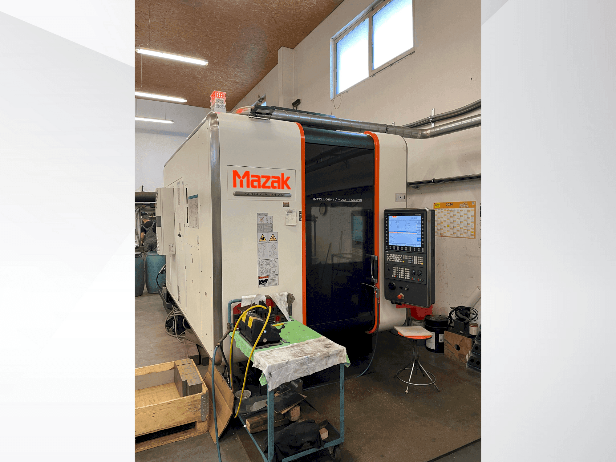 Makine Mazak Variaxis i-600 - Önden görünüm