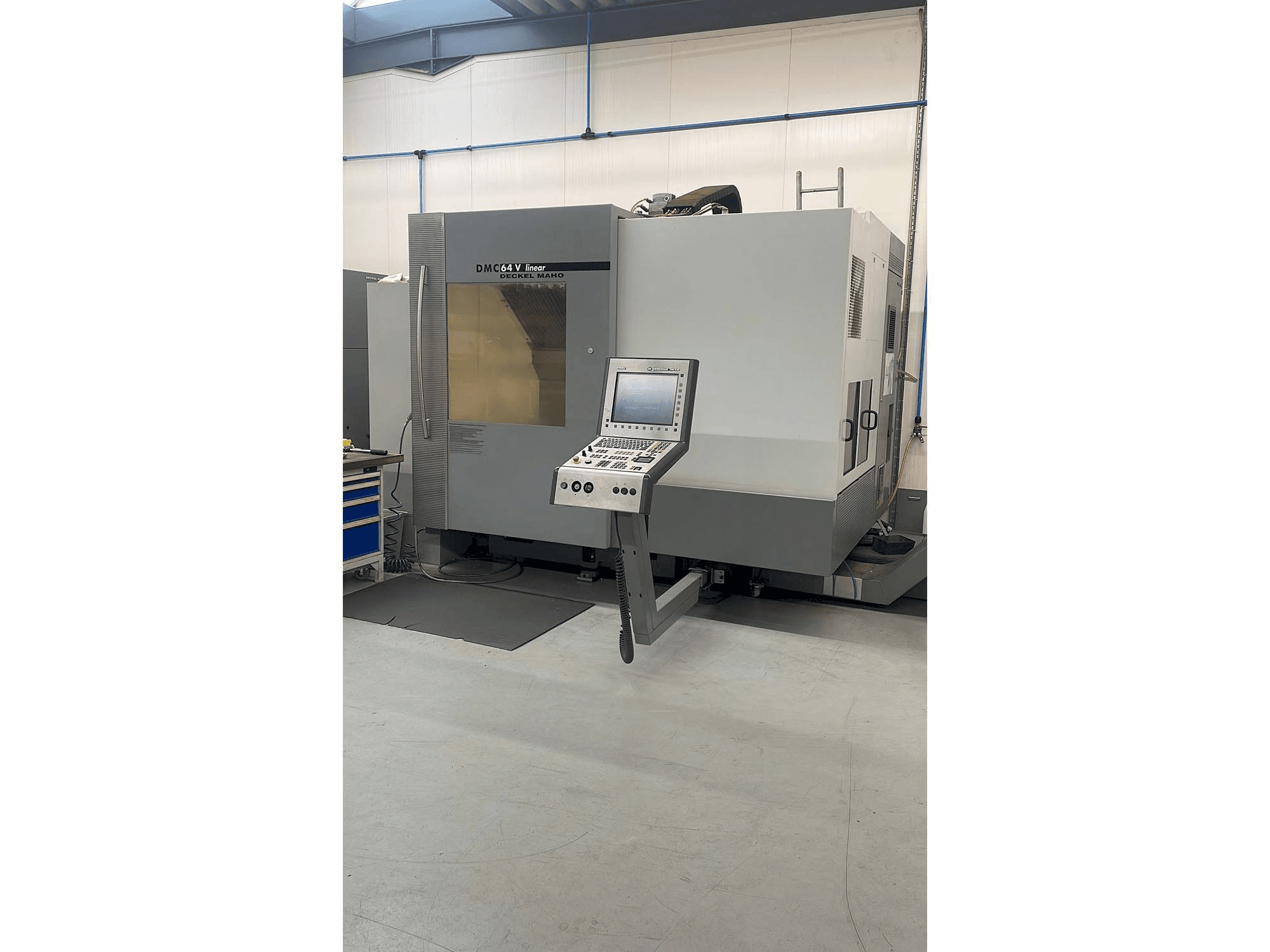 Makine DECKEL MAHO DMC 64V linear - Önden görünüm