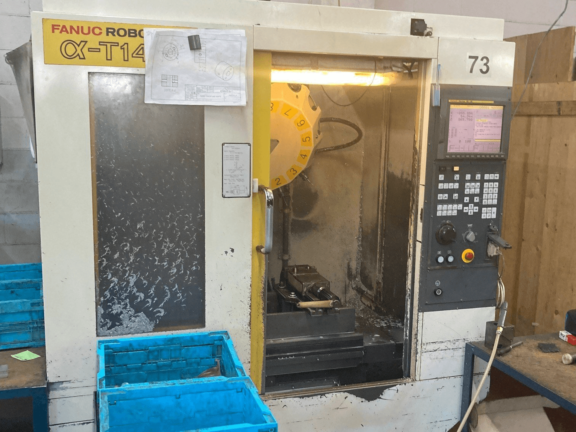 Makine FANUC Robodrill alfa-T14iA - Önden görünüm