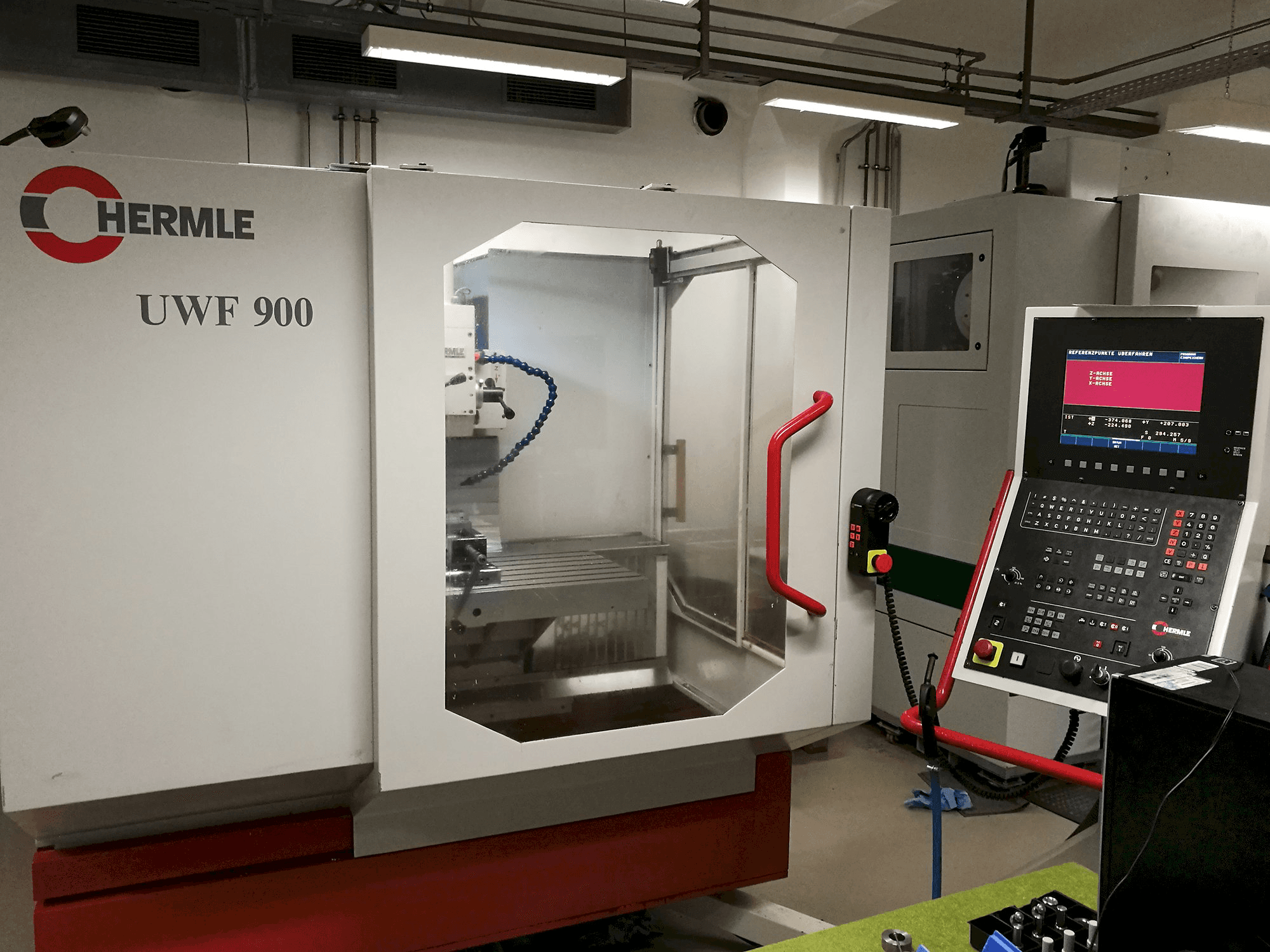 Makine HERMLE - Sol görünüm UWF 900