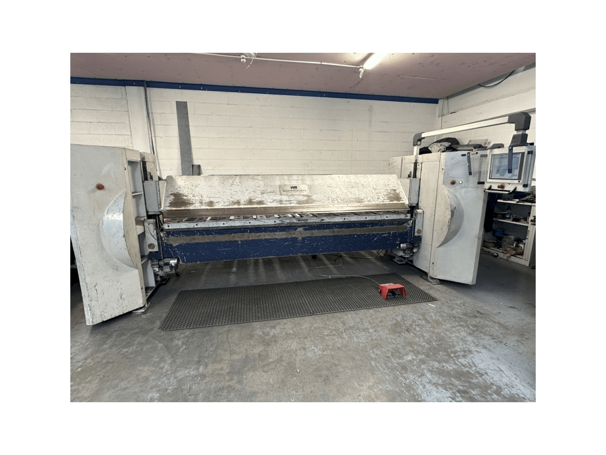 Makine SCHRODER SPB 3200/3.0 - Önden görünüm