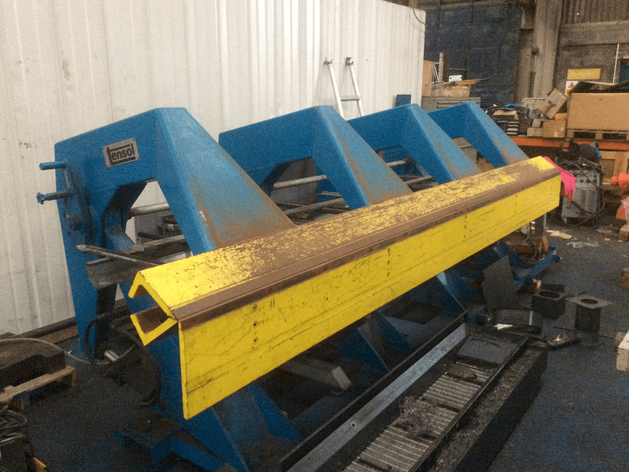 Makine Tensol P200-4 - Önden görünüm