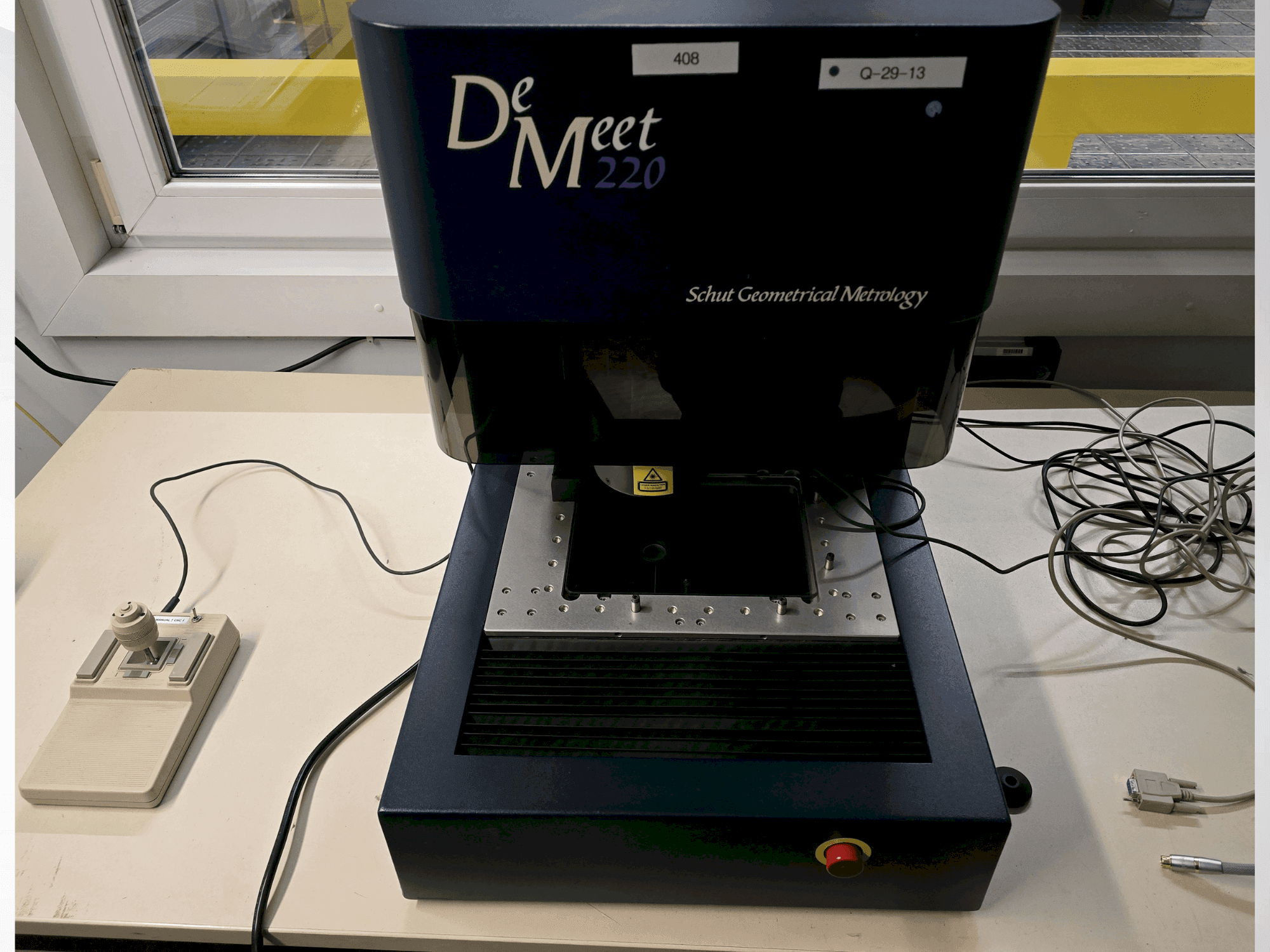 Makine SCHUT DeMeet-200 - Önden görünüm