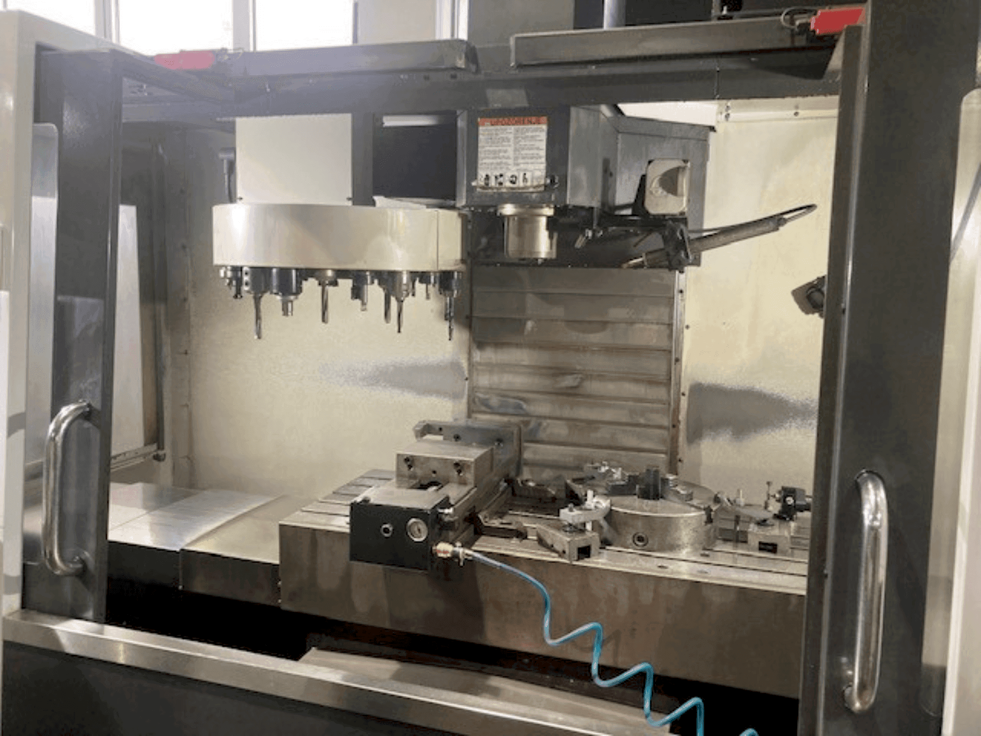 Makine HAAS VF 3 - Önden görünüm