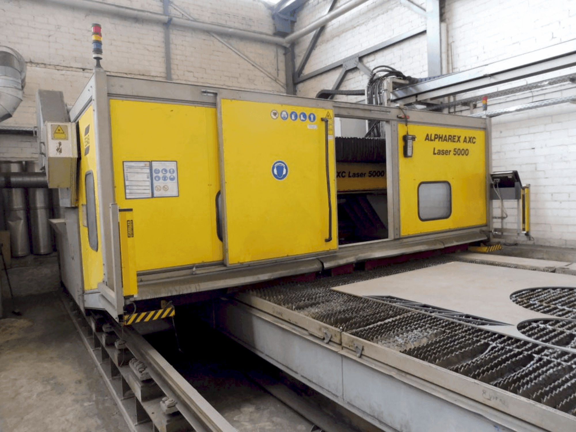 Makine ALPHAREX AXC Laser 500 - Önden görünüm