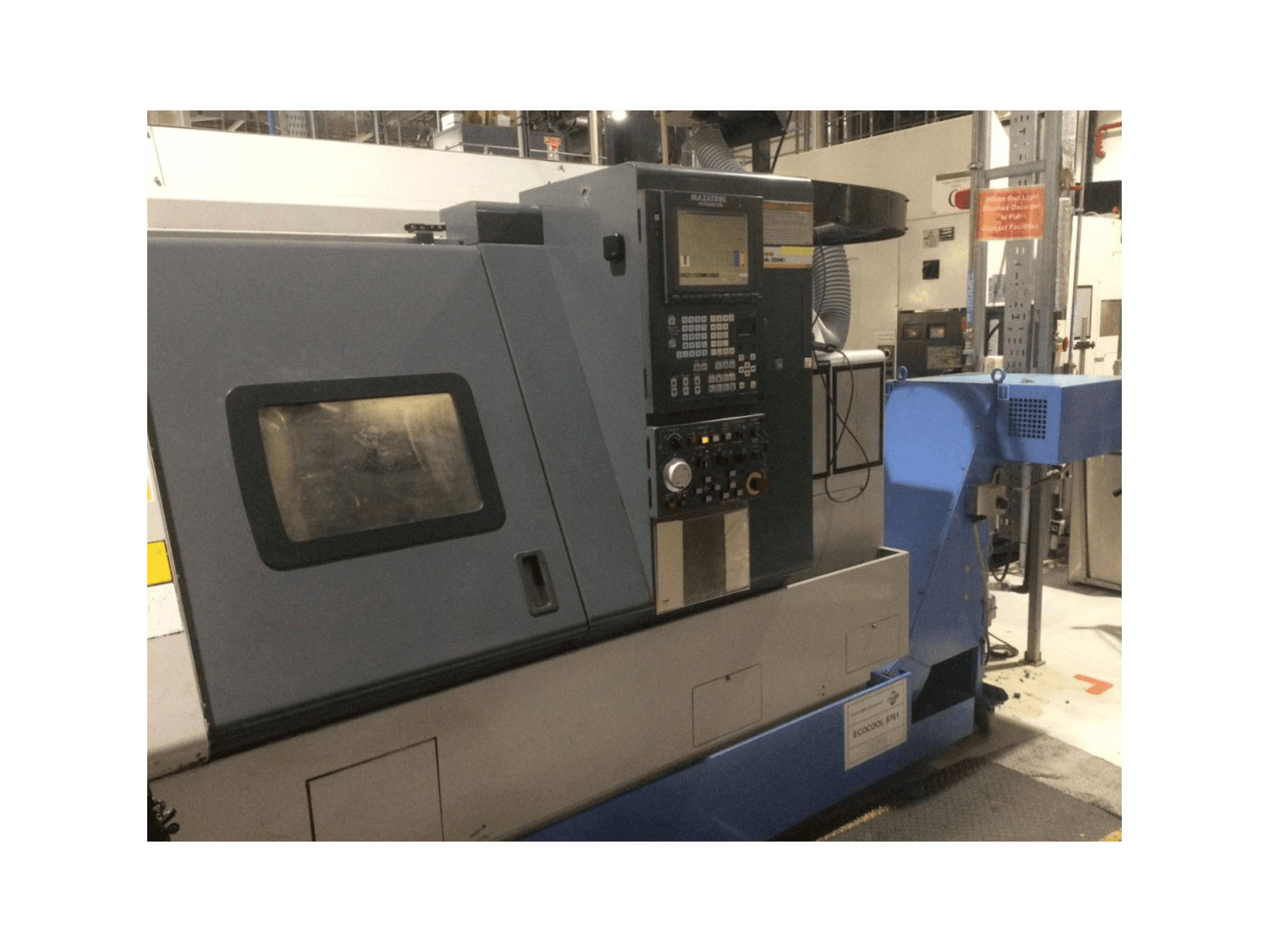 Makine Mazak Super Quick Turn 200M - Sol taraftaki görüntü