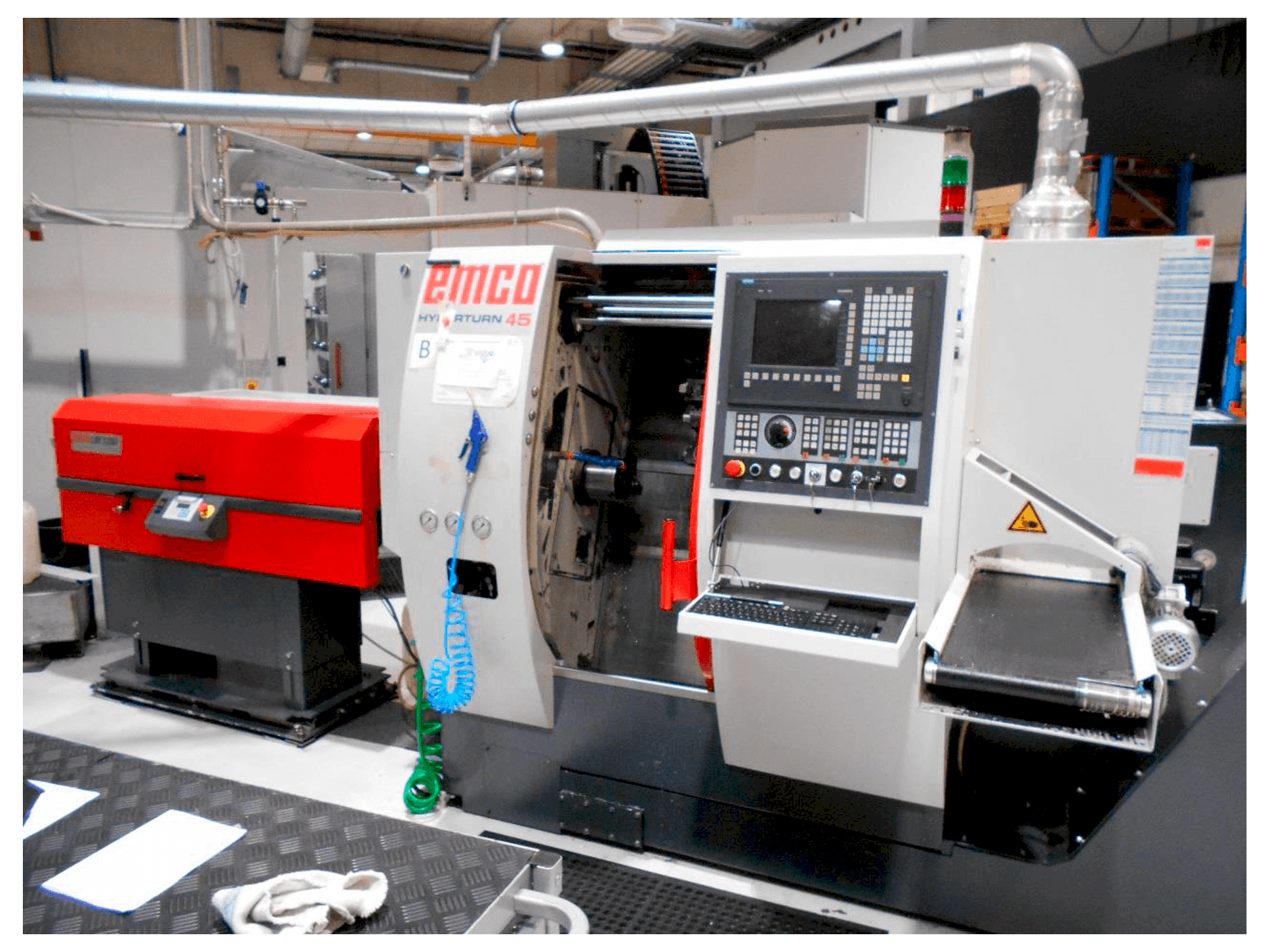 Makine EMCO Hyperturn 45 - Önden görünüm