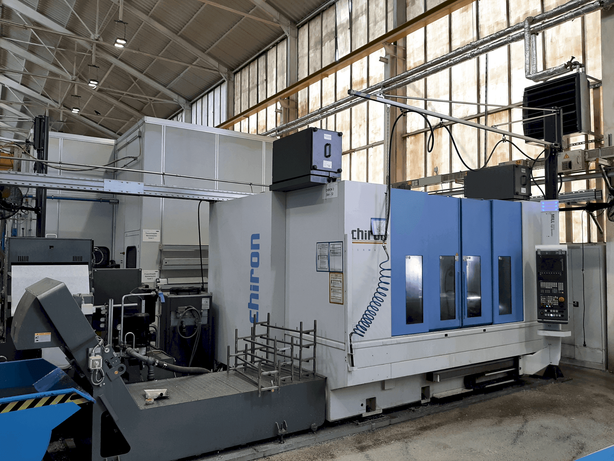 Makine CHIRON Mill 2000 High Dynamics (2018) - Önden görünüm