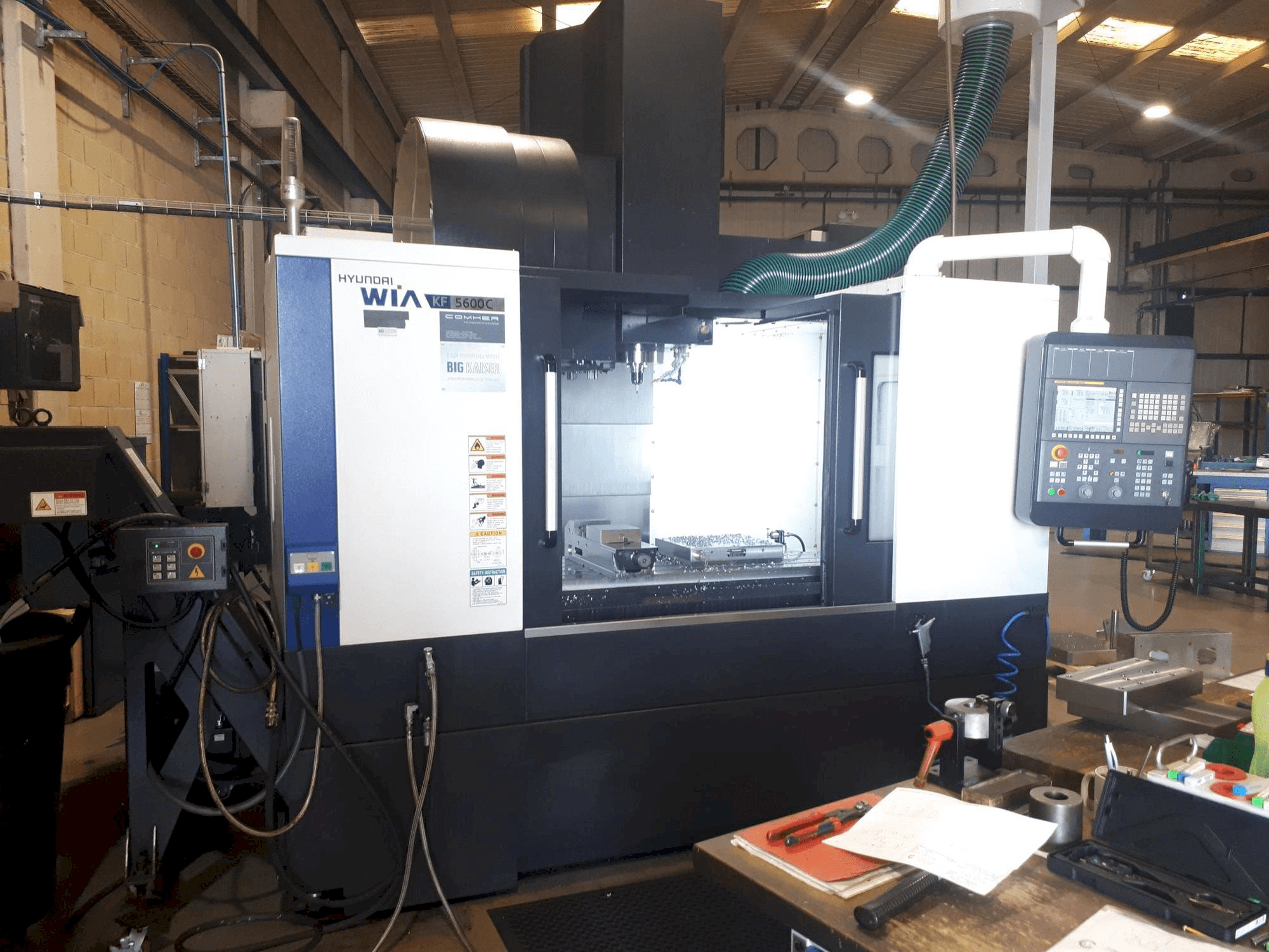 Makine Hyundai Wia KF 5600C - Önden görünüm