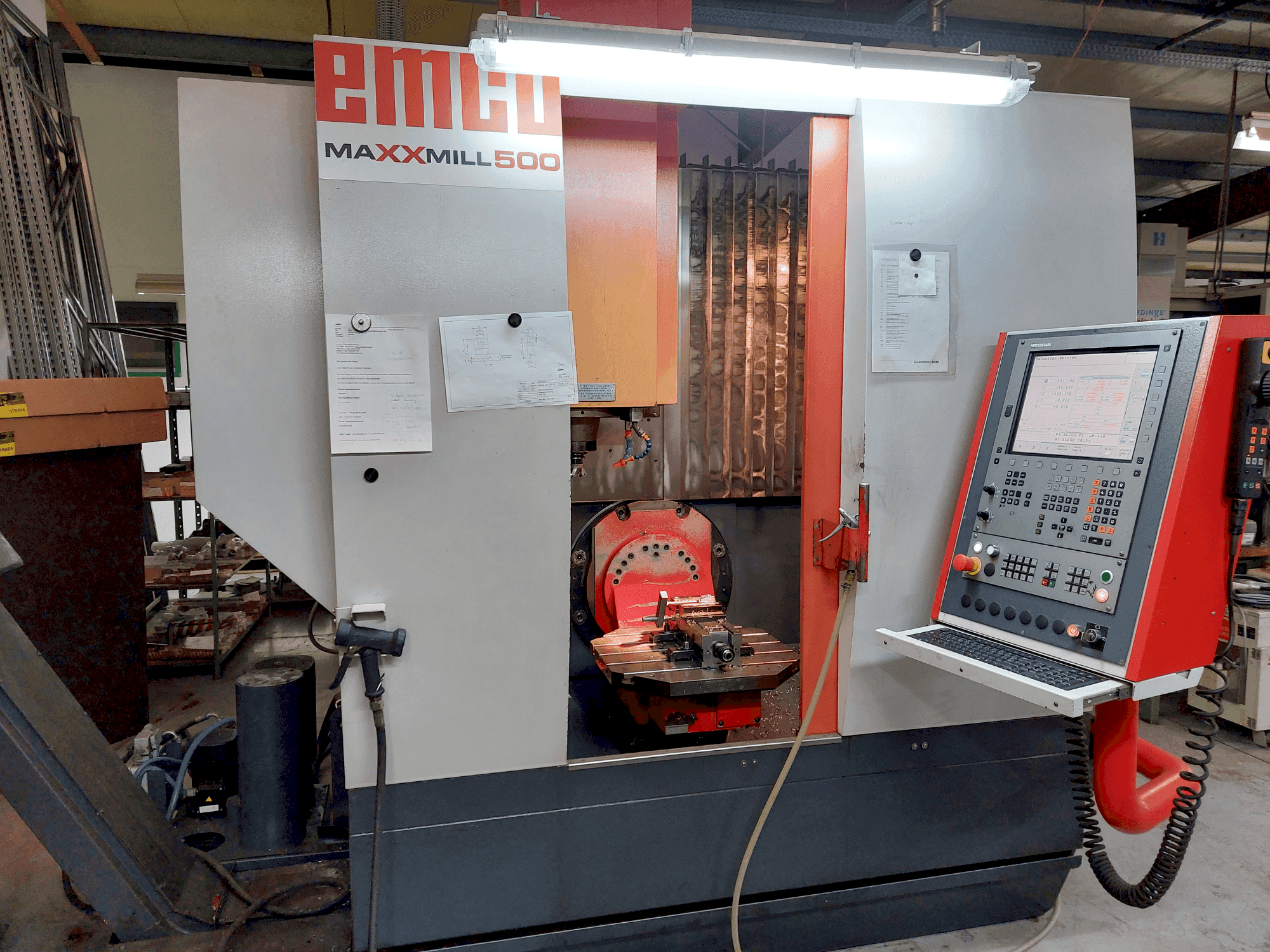 Makine EMCO Maxxmill 500U - Önden görünüm