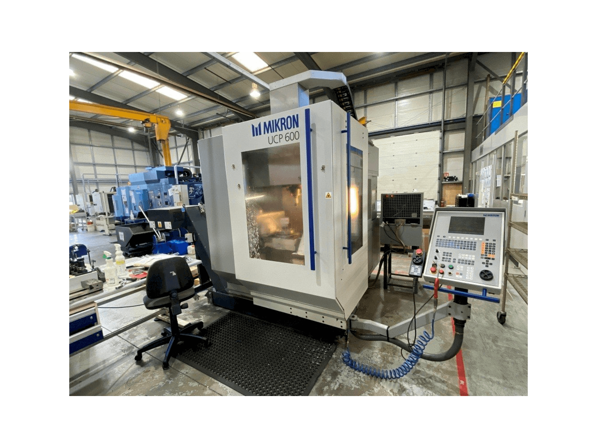 Makine MIKRON UCP 600 - Önden görünüm