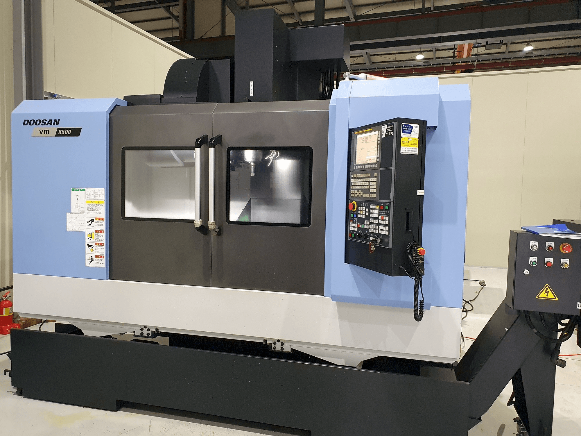 Makine Doosan VM6500 - Önden görünüm