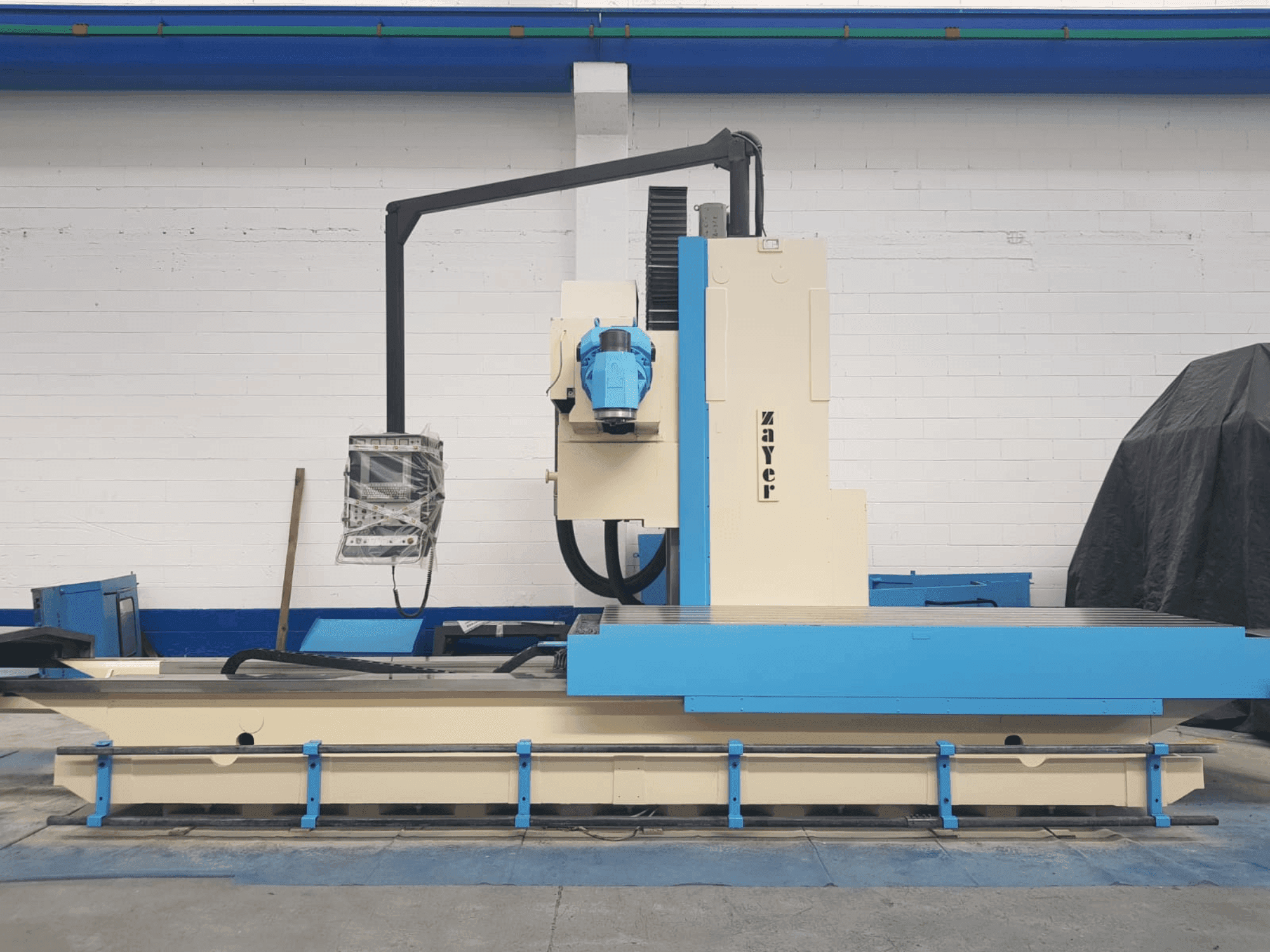 Makine Zayer 30KF 3000 - Önden görünüm