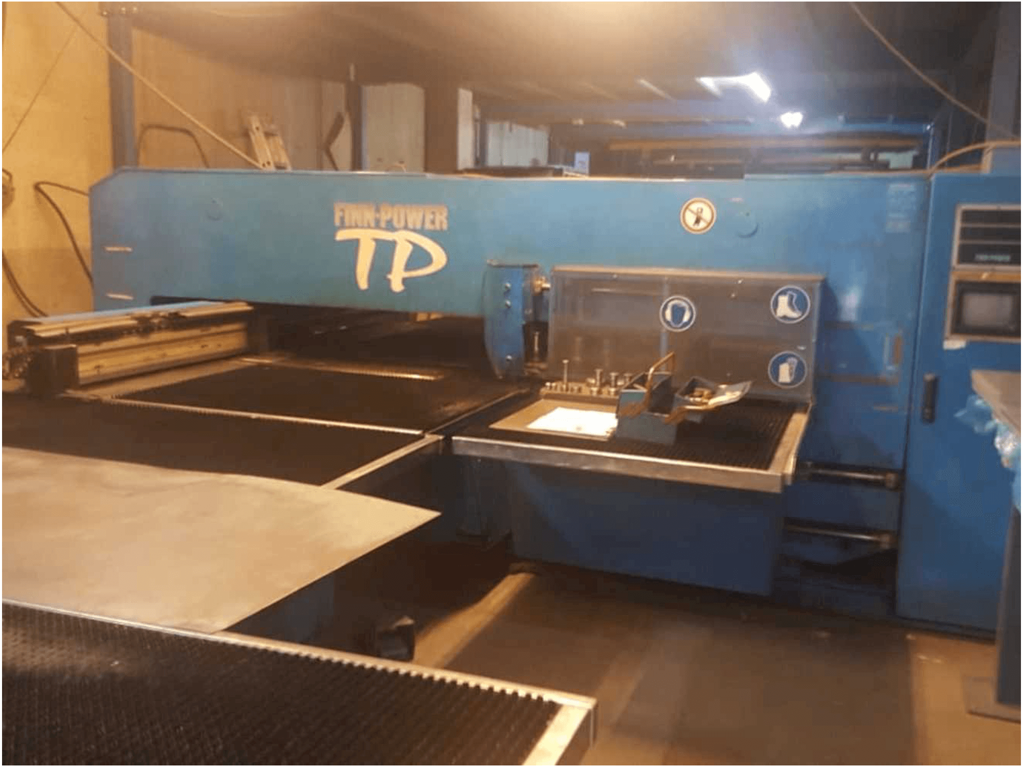 Makine Finn-Power TP2520B1/AM - Önden görünüm