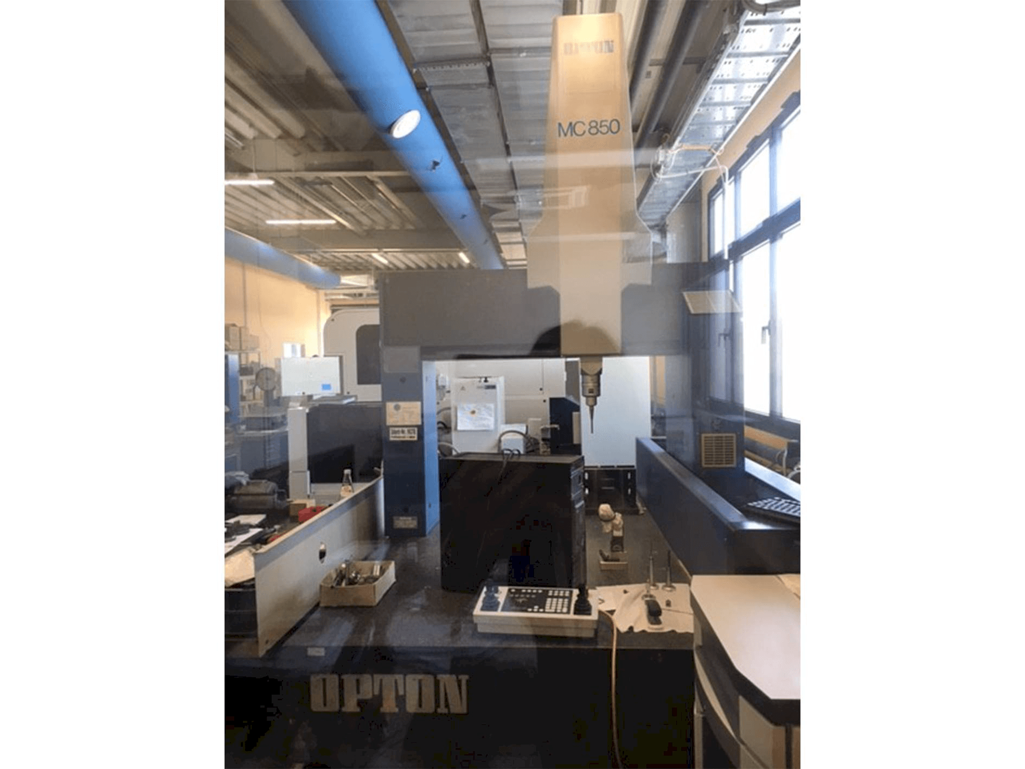 Makine ZEISS Opton MC 850 - Önden görünüm