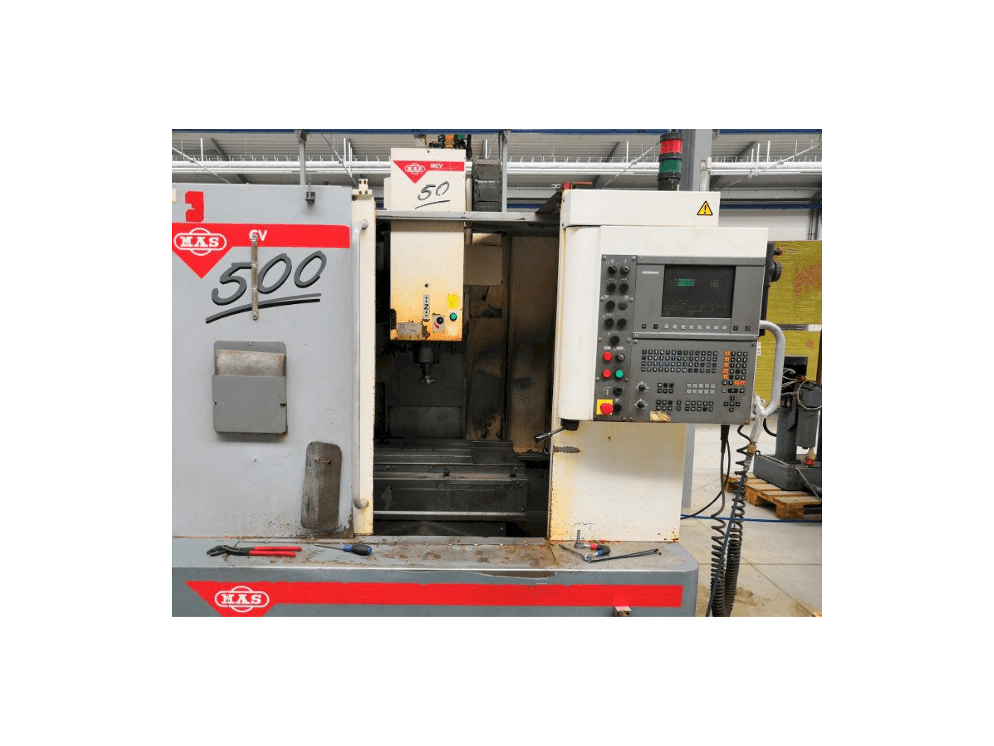 Makine KOVOSVIT MAS MCV 500 CNC - Önden görünüm