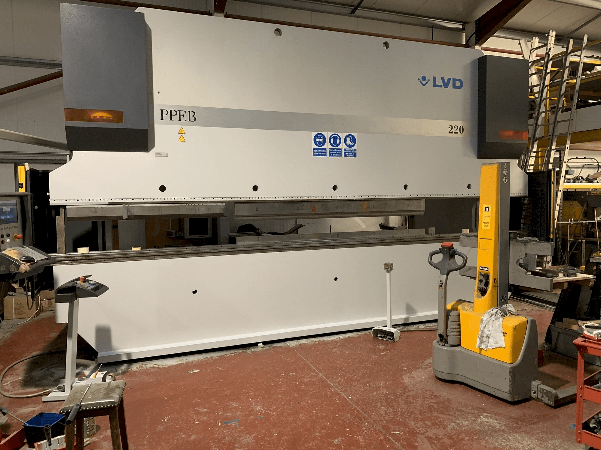 Makine LVD PPEB 220/6100 - Önden görünüm