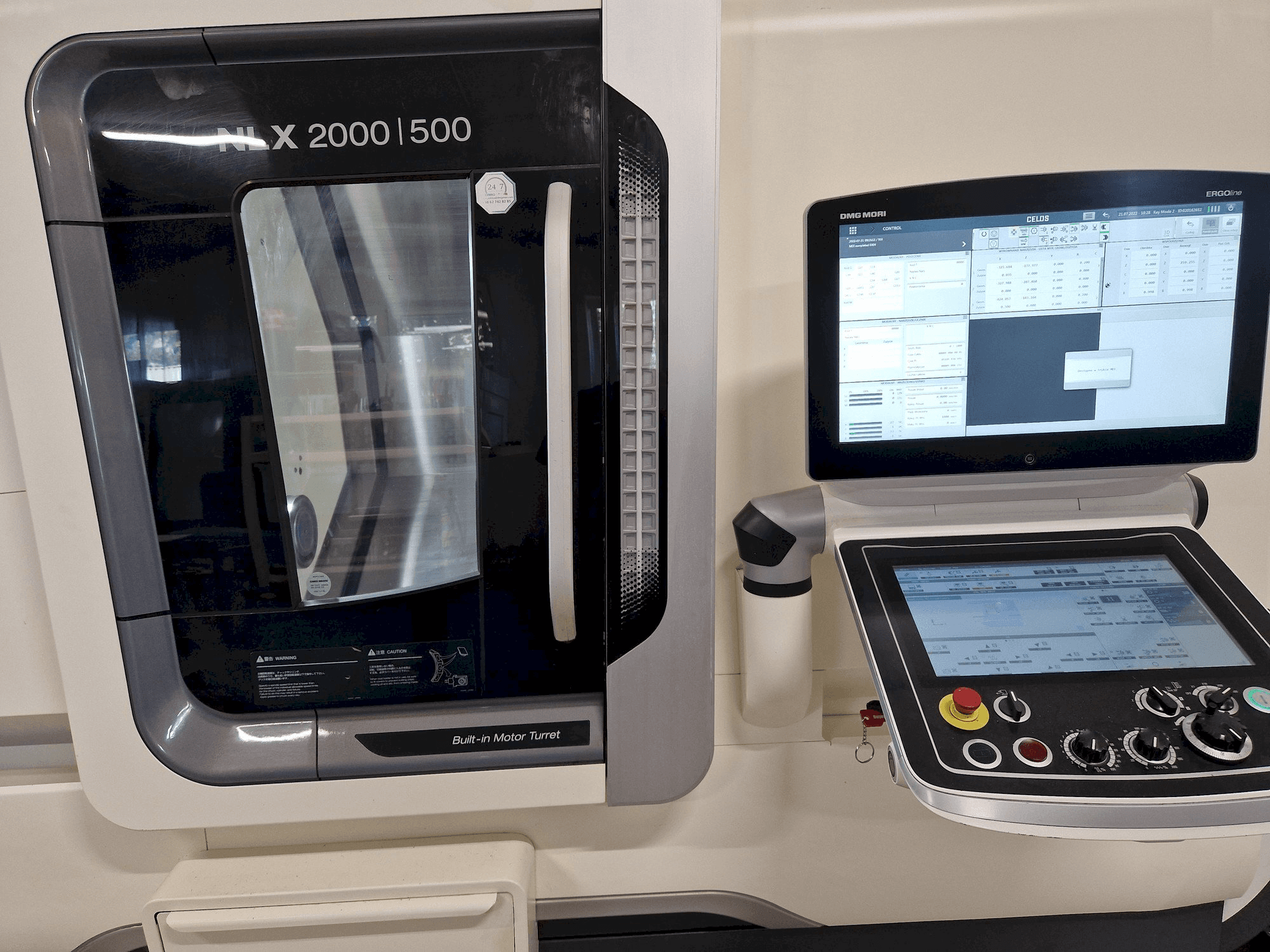 Makine DMG NLX2000SY-500 - Önden görünüm