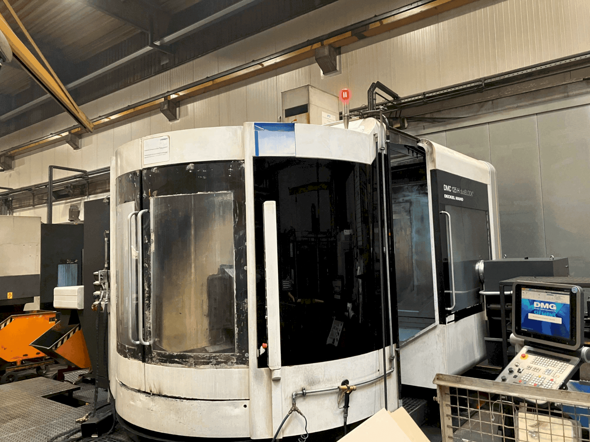 Makine DECKEL DMC 125 H duoBlock - Önden görünüm