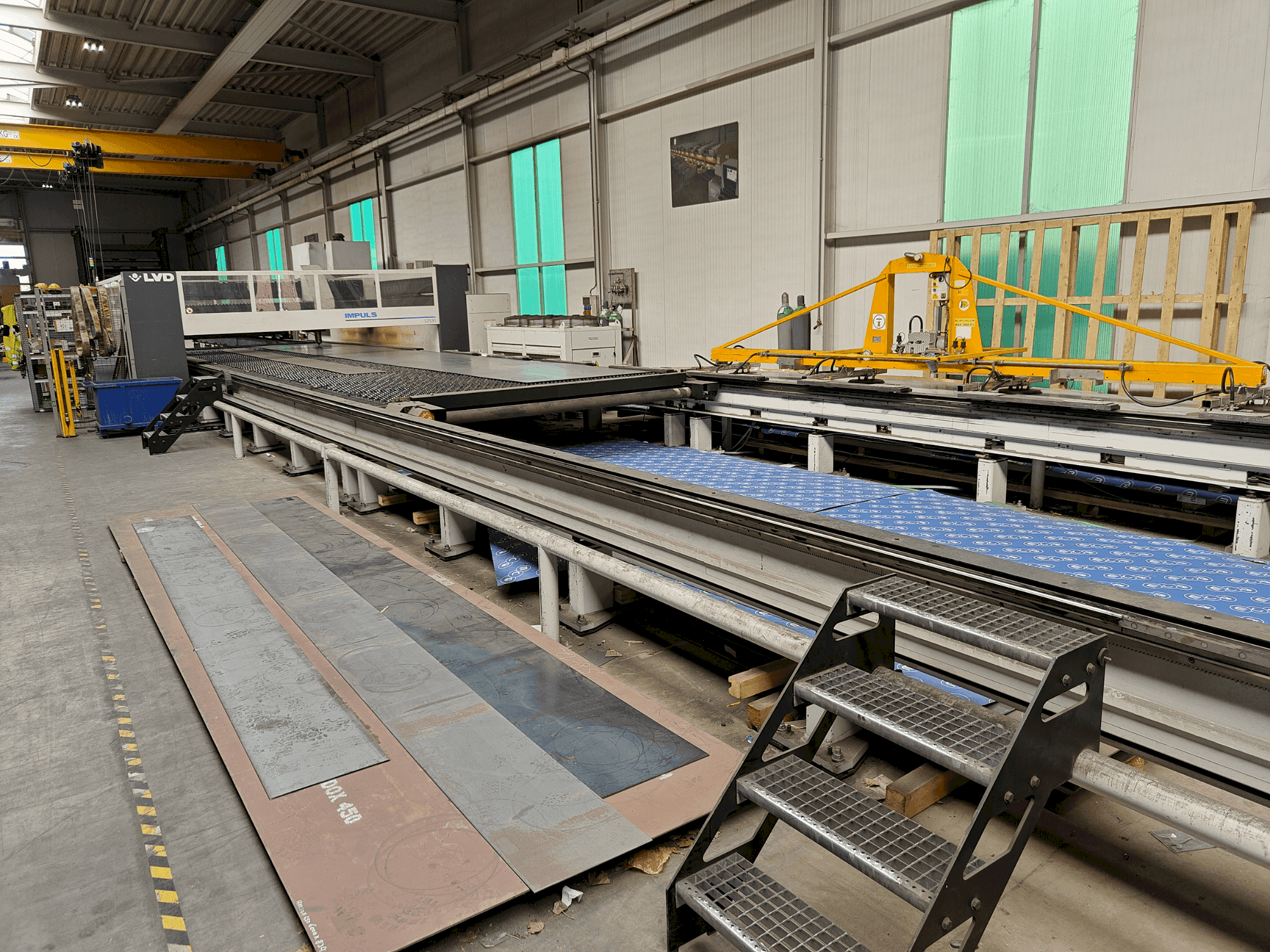 Makine LVD IMPULS 125 30 - Önden görünüm