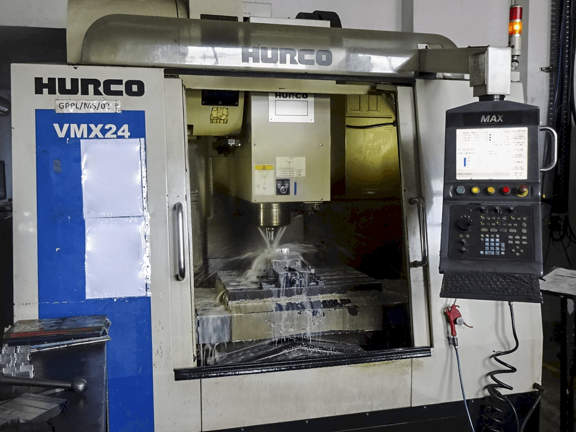 Makine Hurco - Önden görünüm VMX 24