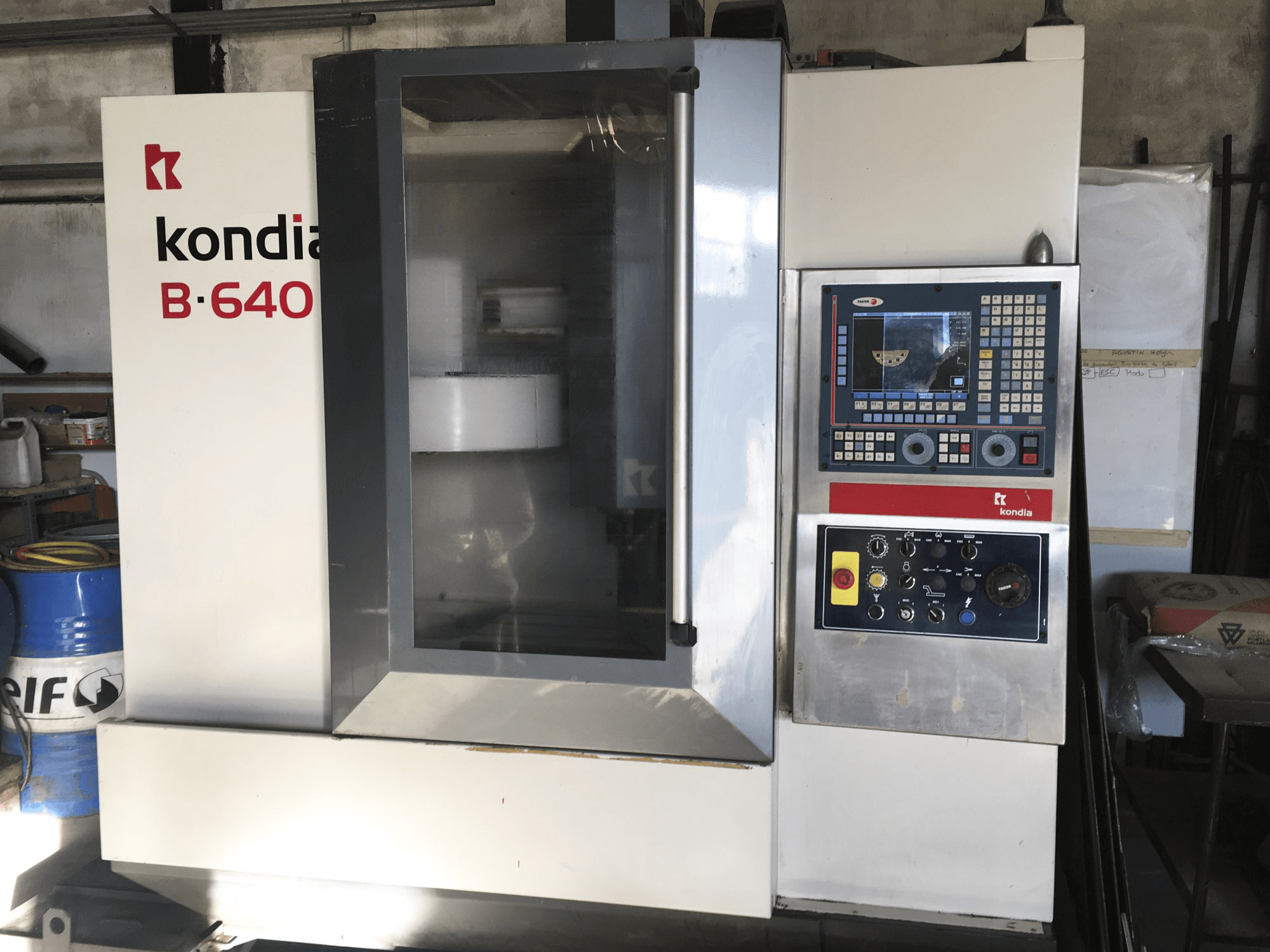 Makine KONDIA - Önden görünüm B-640