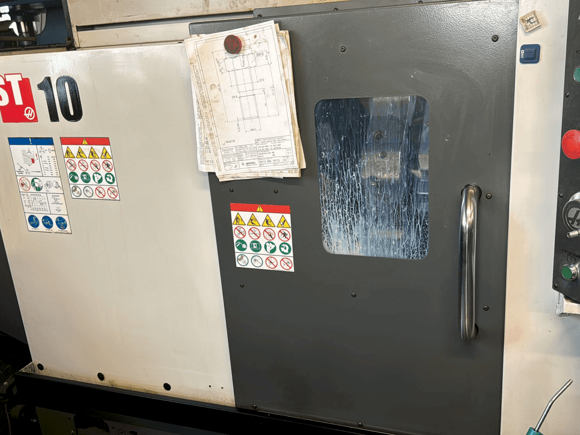 Makine HAAS ST-10 - Önden görünüm