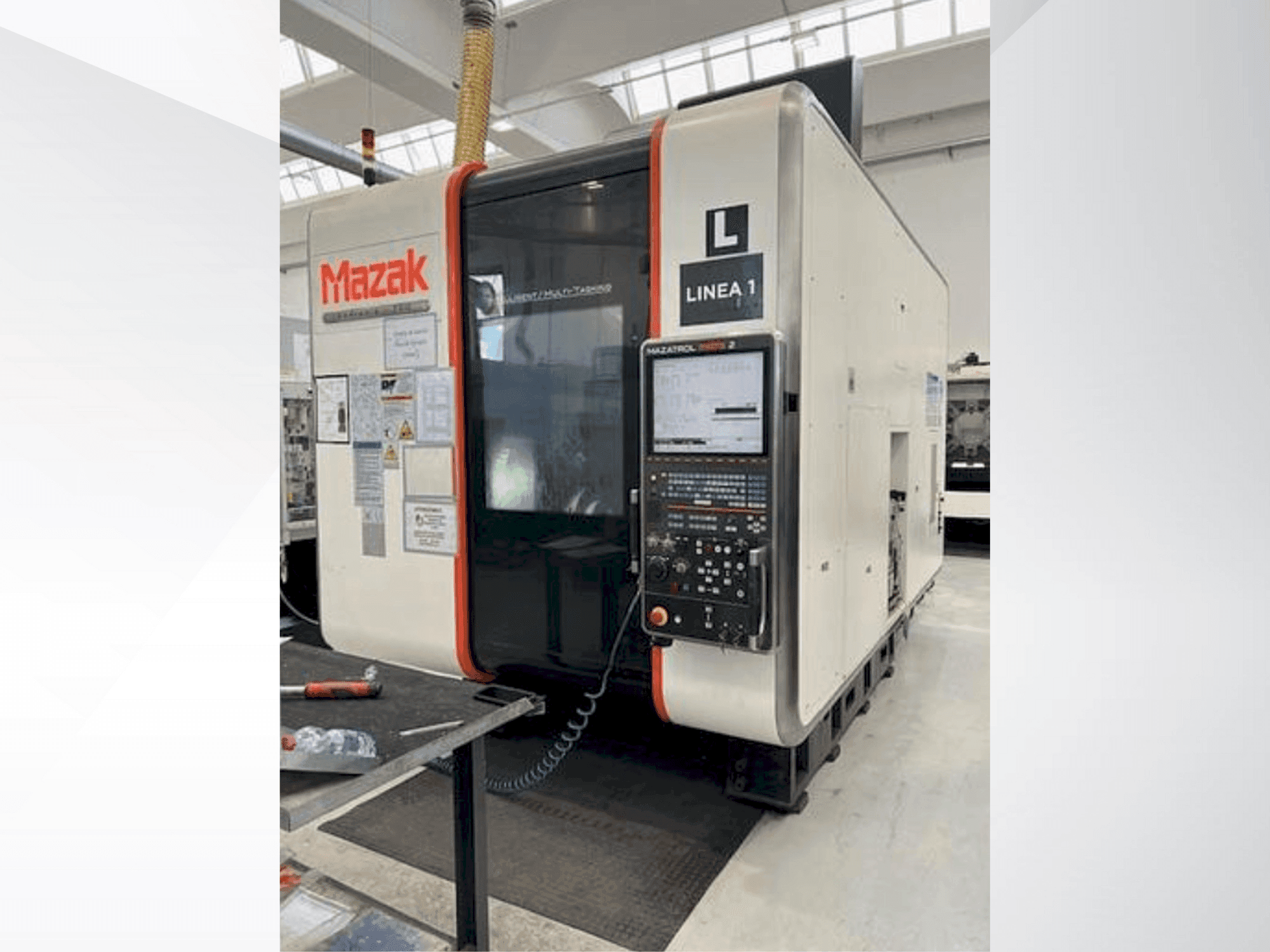 Makine Mazak VARIAXIS I 700 - Önden görünüm